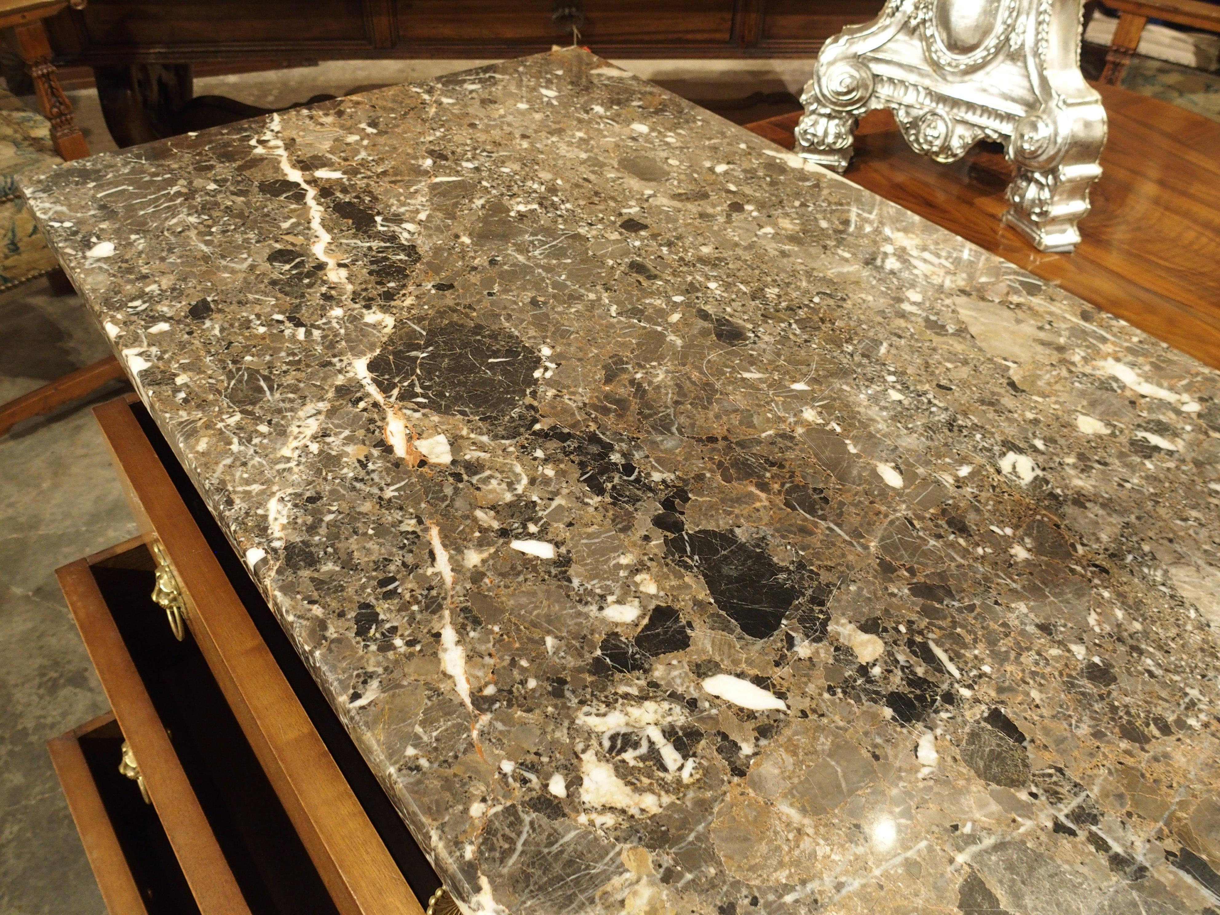 Commode in stile Impero francese con piano in marmo e montature dorate, CIRCA 1900 in vendita 3