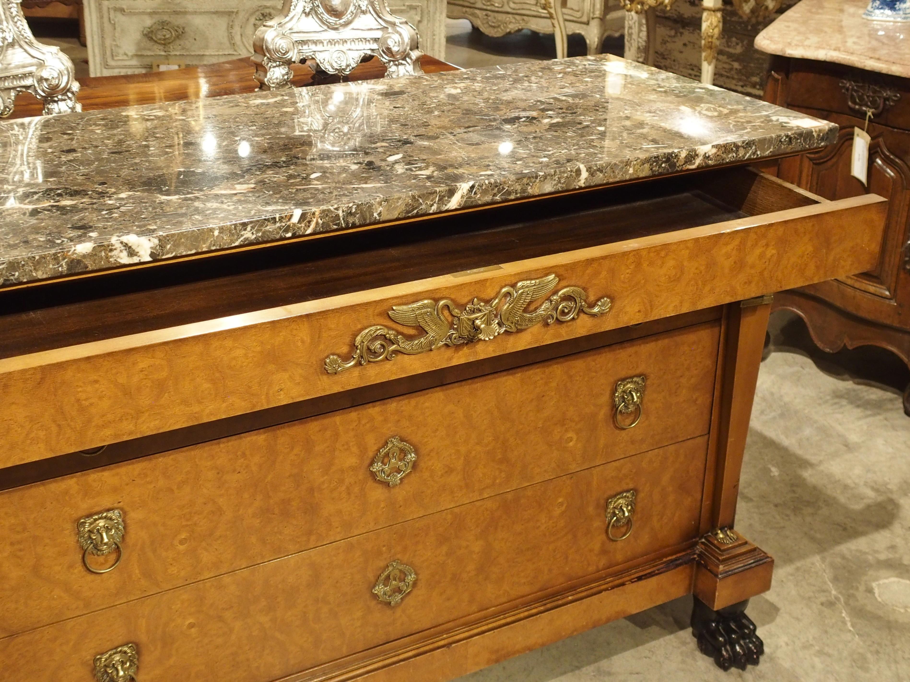 Commode in stile Impero francese con piano in marmo e montature dorate, CIRCA 1900 in vendita 5