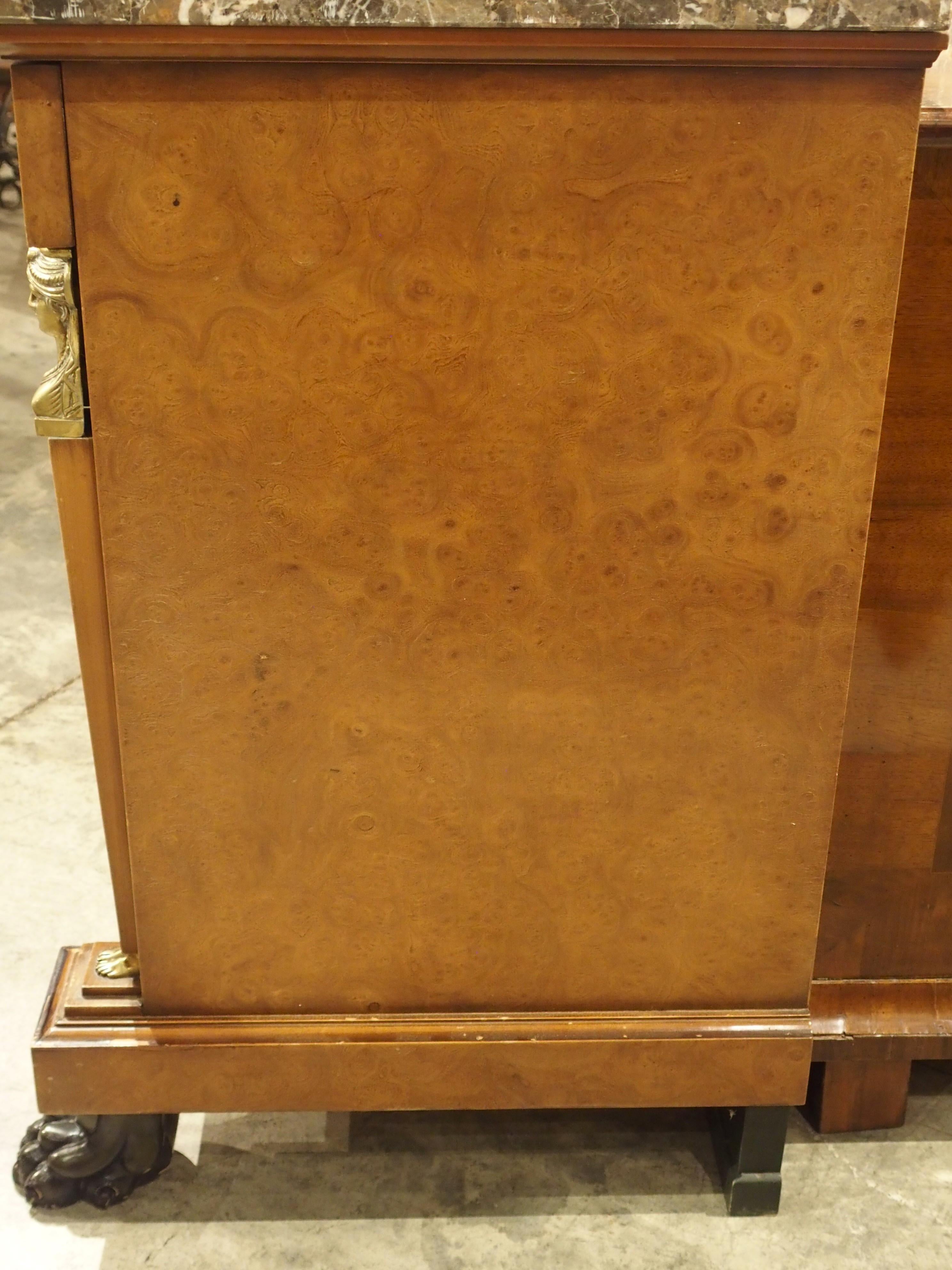 Commode in stile Impero francese con piano in marmo e montature dorate, CIRCA 1900 in vendita 6