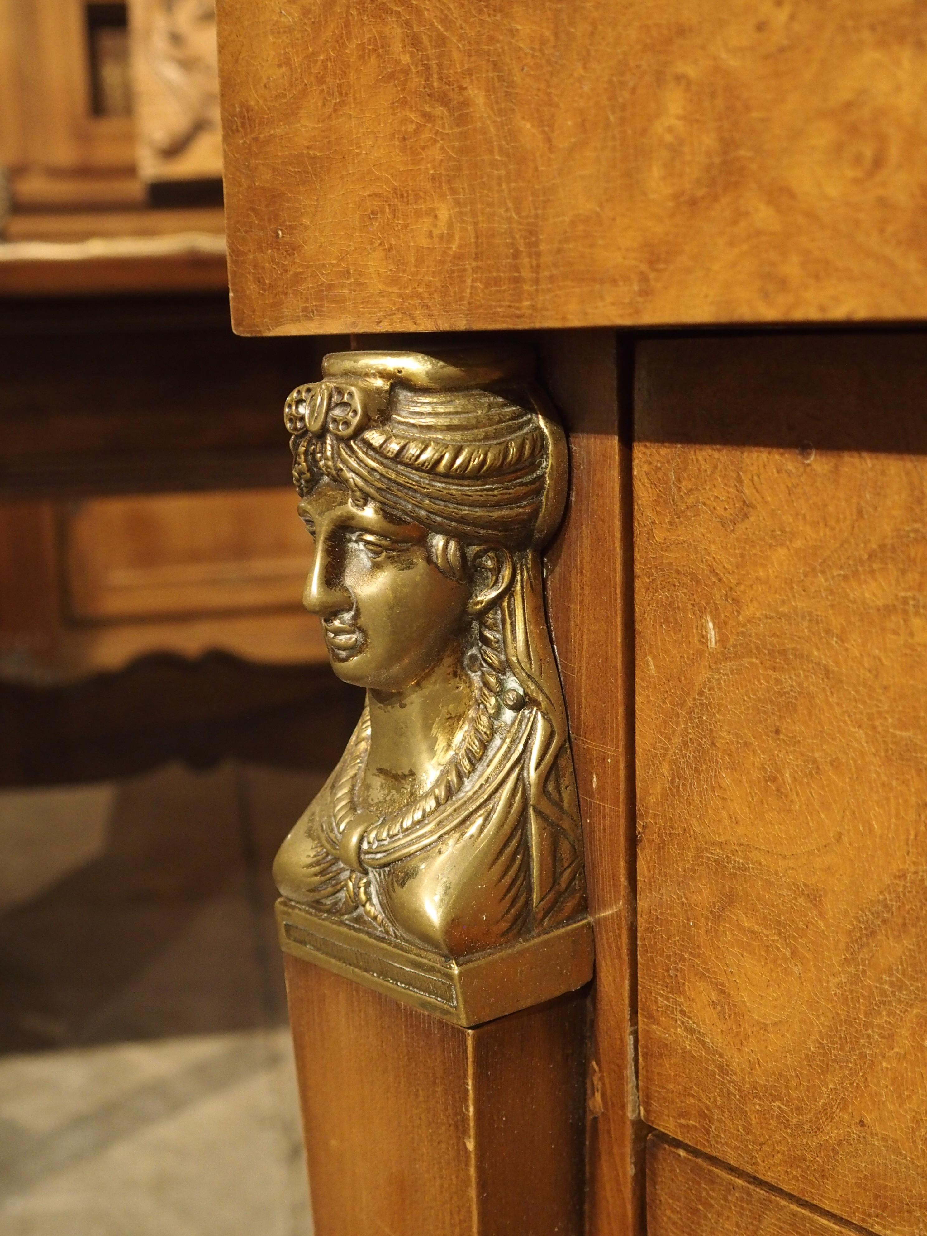 Commode in stile Impero francese con piano in marmo e montature dorate, CIRCA 1900 in vendita 9