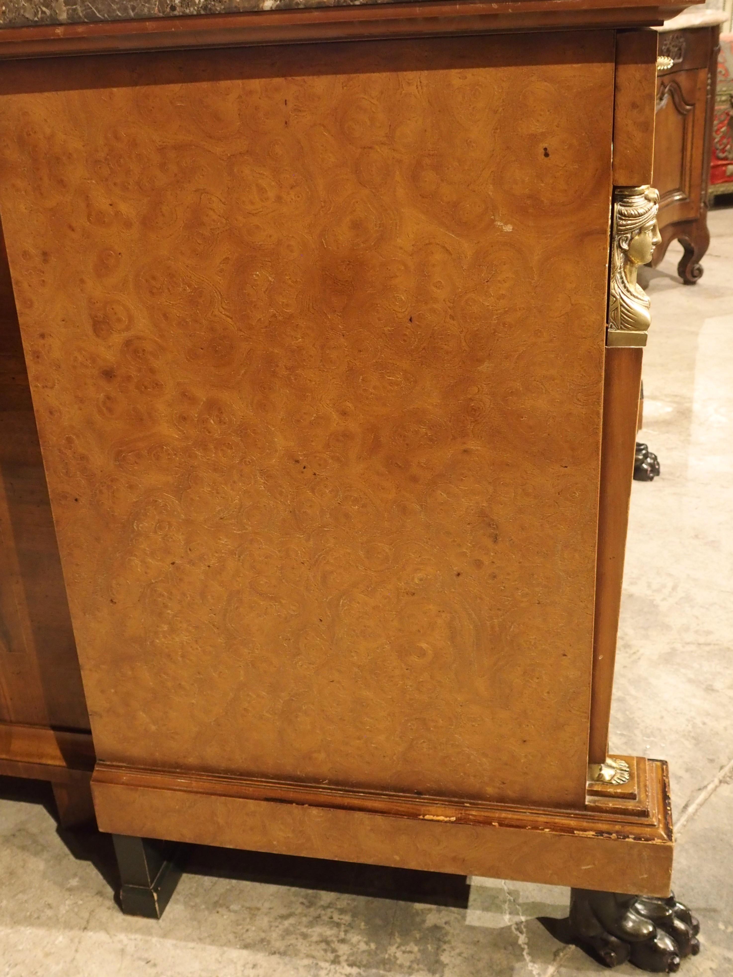 Commode in stile Impero francese con piano in marmo e montature dorate, CIRCA 1900 in vendita 10