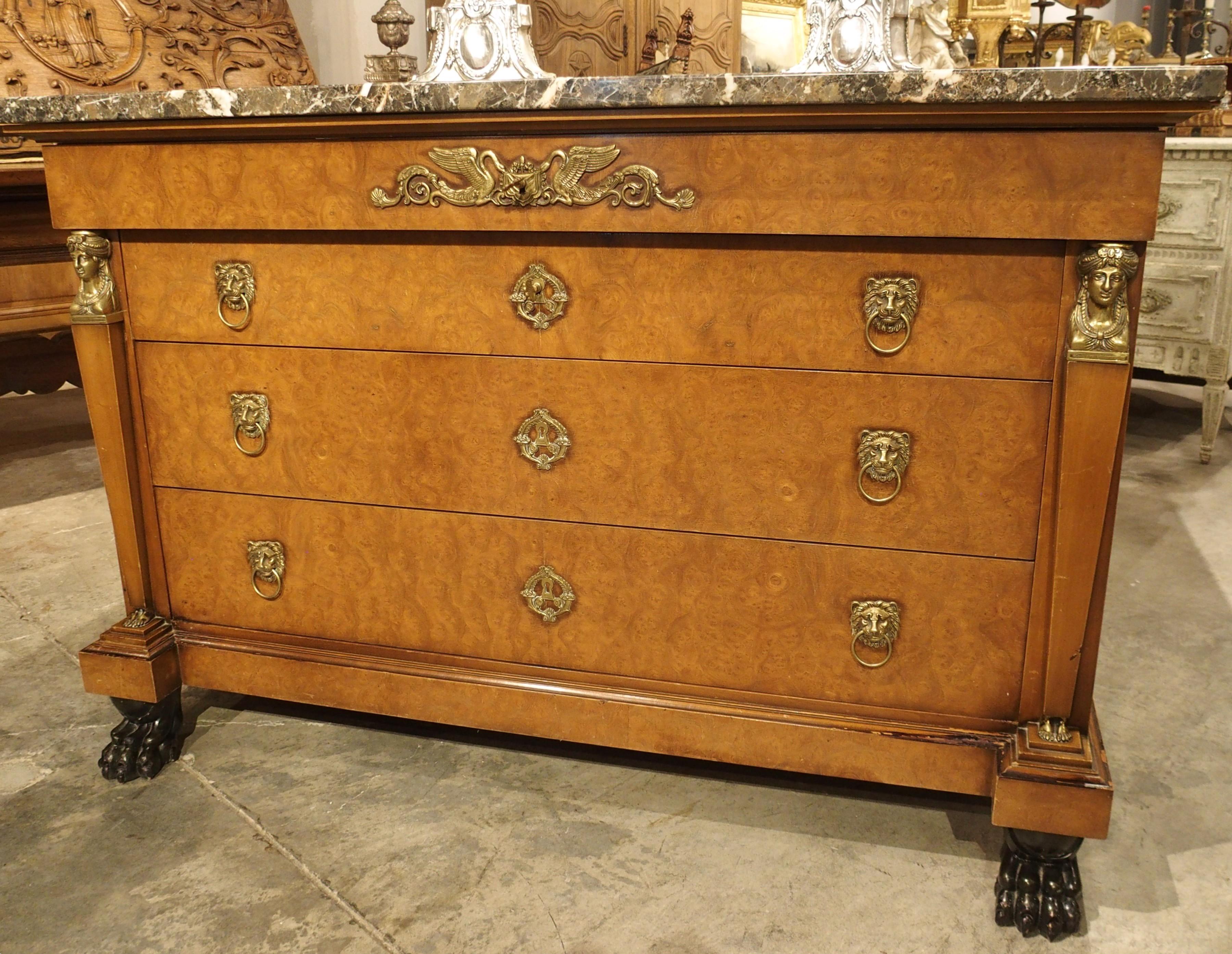 Commode in stile Impero francese con piano in marmo e montature dorate, CIRCA 1900 in vendita 11