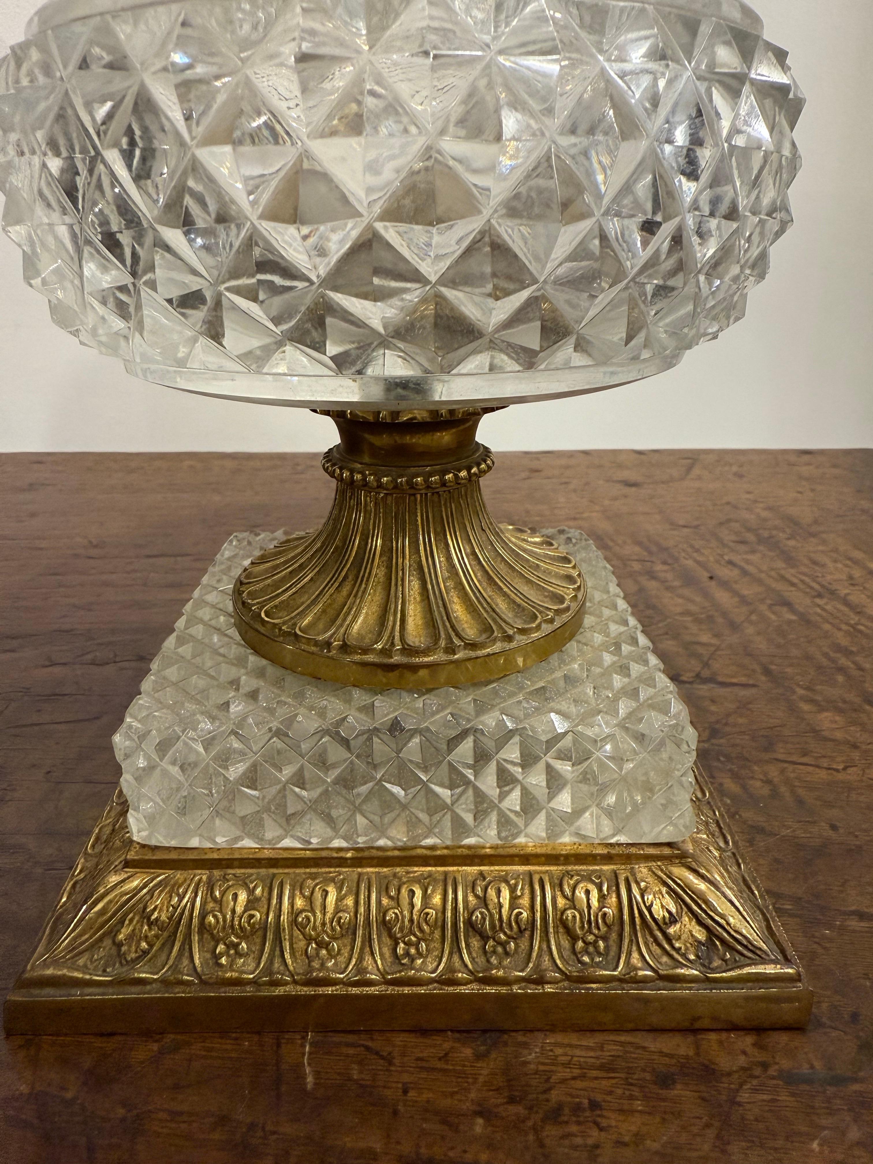 Urna de cristal tallado y bronce d'Oré de estilo Imperio francés, S. XIX en venta 1