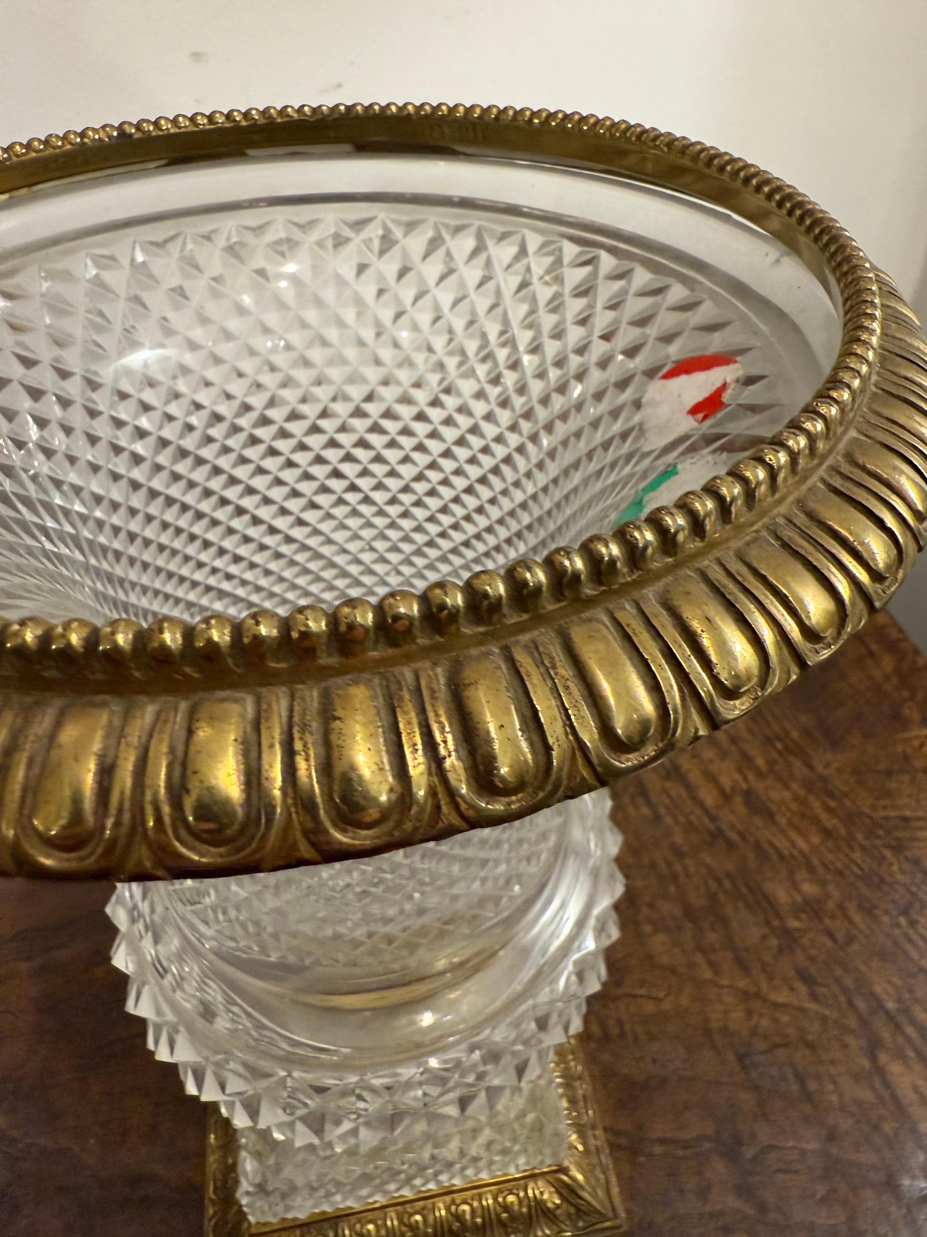 Urna de cristal tallado y bronce d'Oré de estilo Imperio francés, S. XIX en venta 2