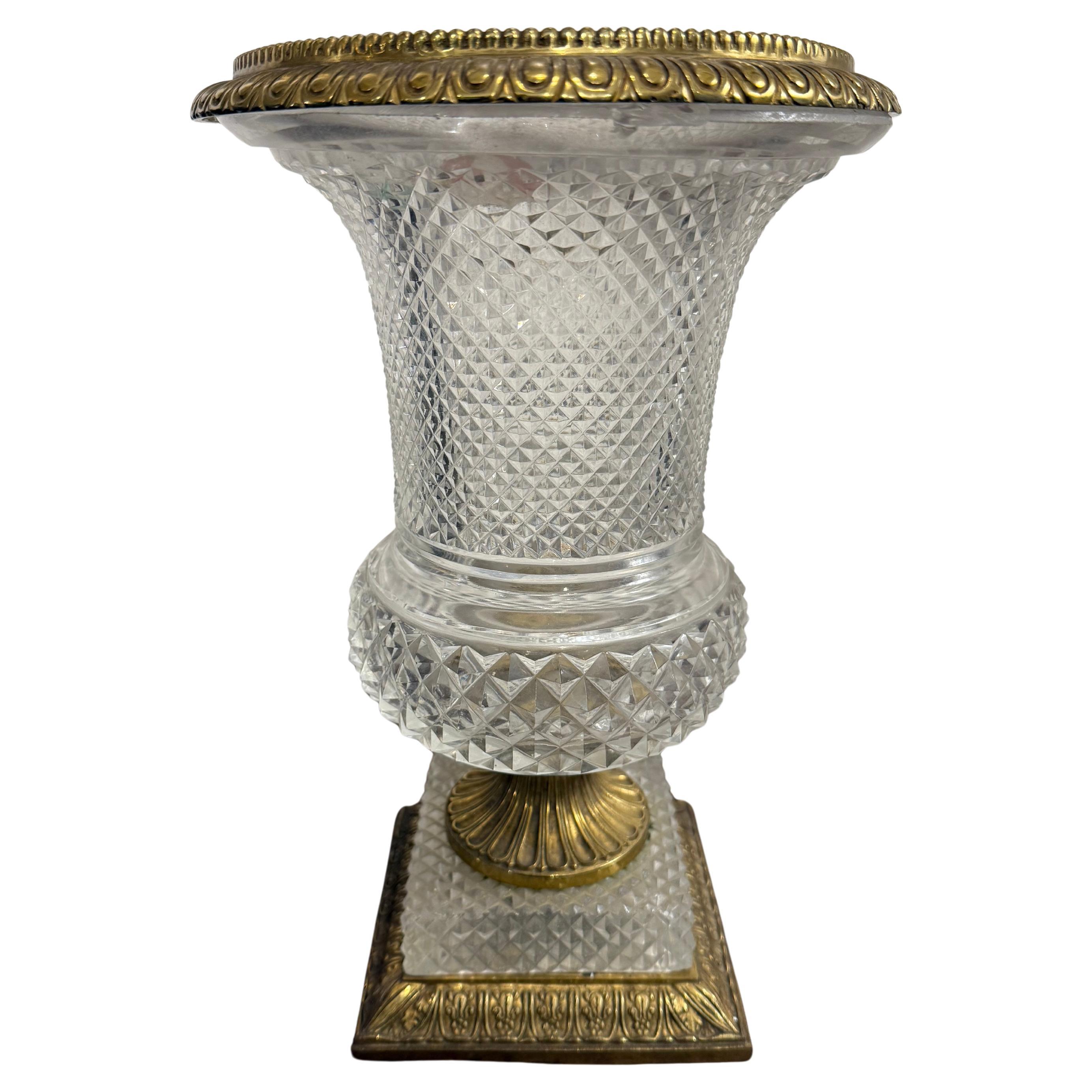 Urne d'Oré en verre taillé et bronze de style Empire français, 19e siècle