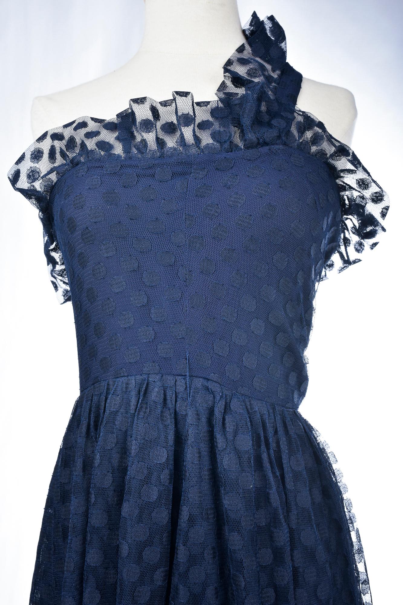 Ein Jean-Louis Sherrer-Abend  Kleid in Marineblau mit Polka-Dots aus Netz, um 1980 im Angebot 2