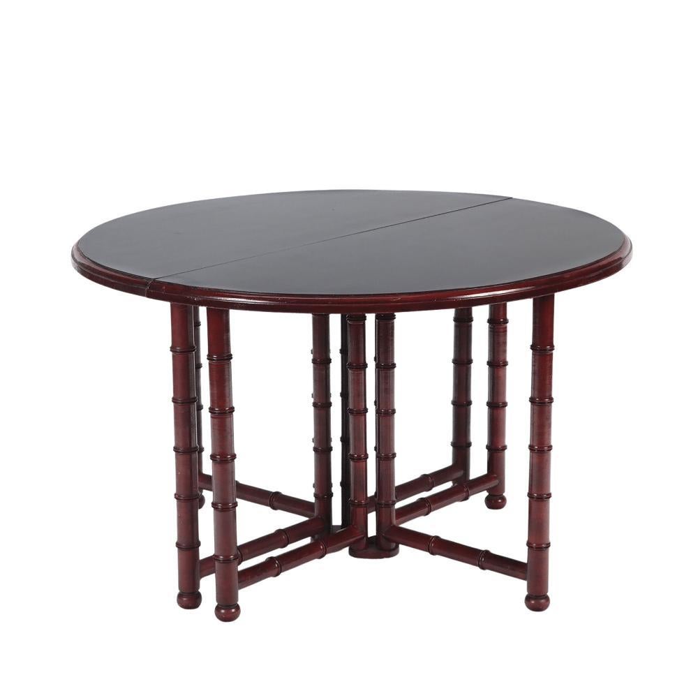 Table de salle à manger française en faux bambou, à la manière de Jansen, vers 1960. Bon état - En vente à Philadelphia, PA