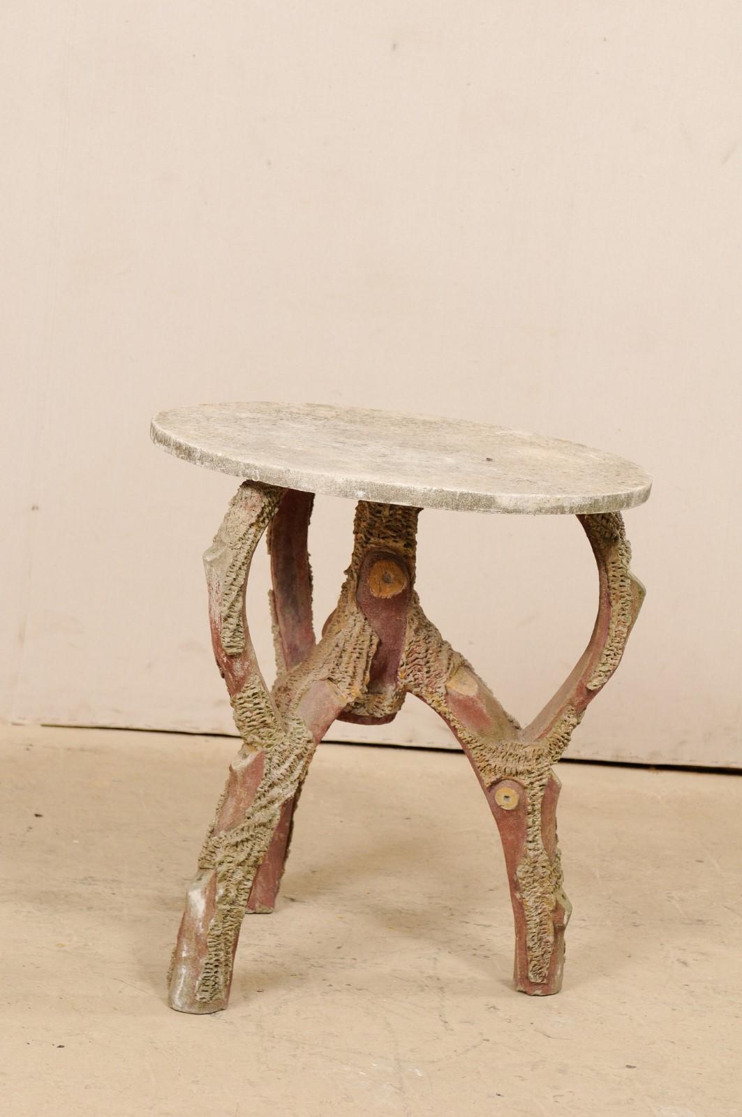 French Faux Bois Round Accent Table from the Mid-20th Century For Sale 2