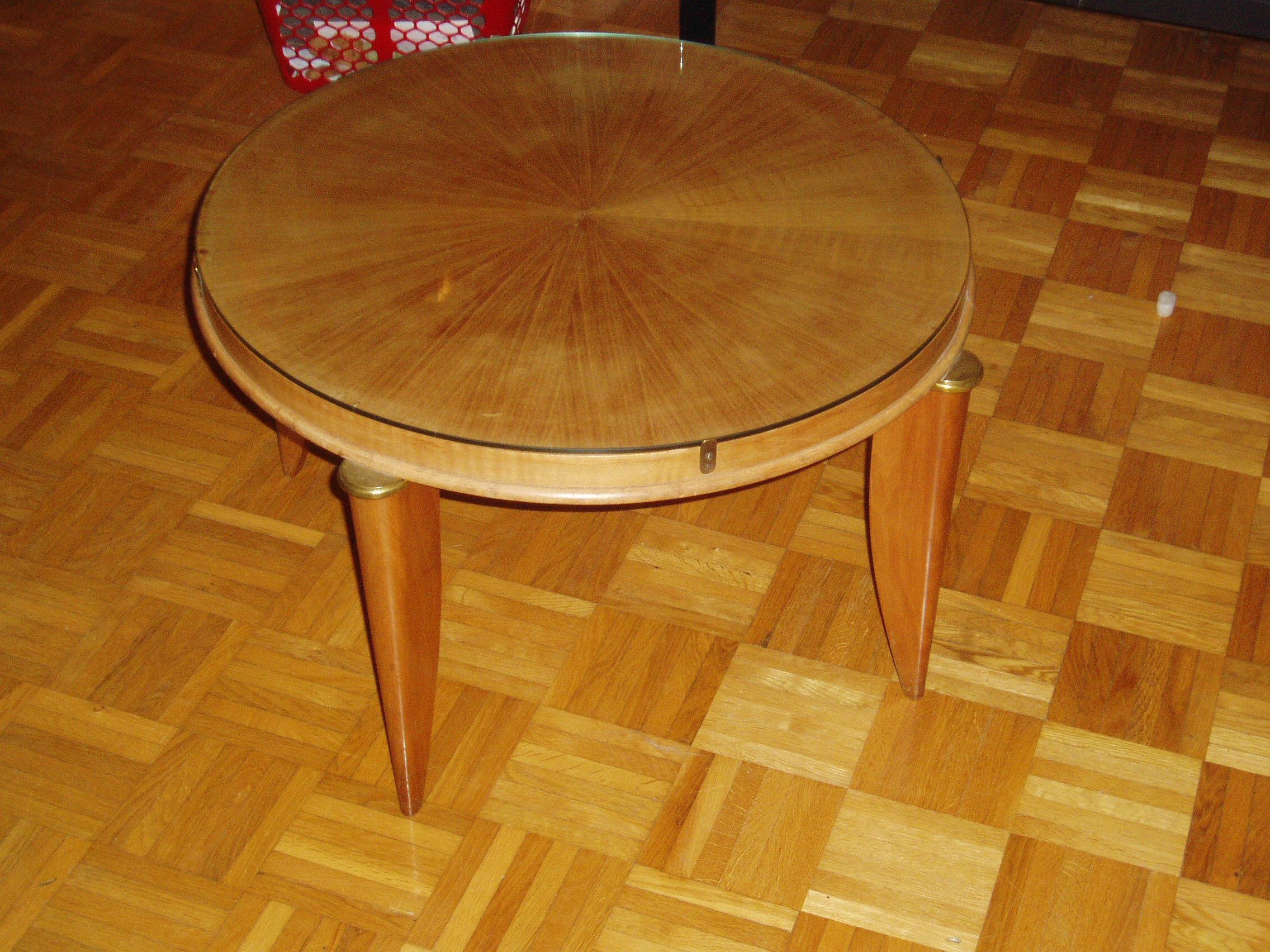 A French Forties Art Deco sycamore occasional side table by Maurice Jallot. For Sale 4