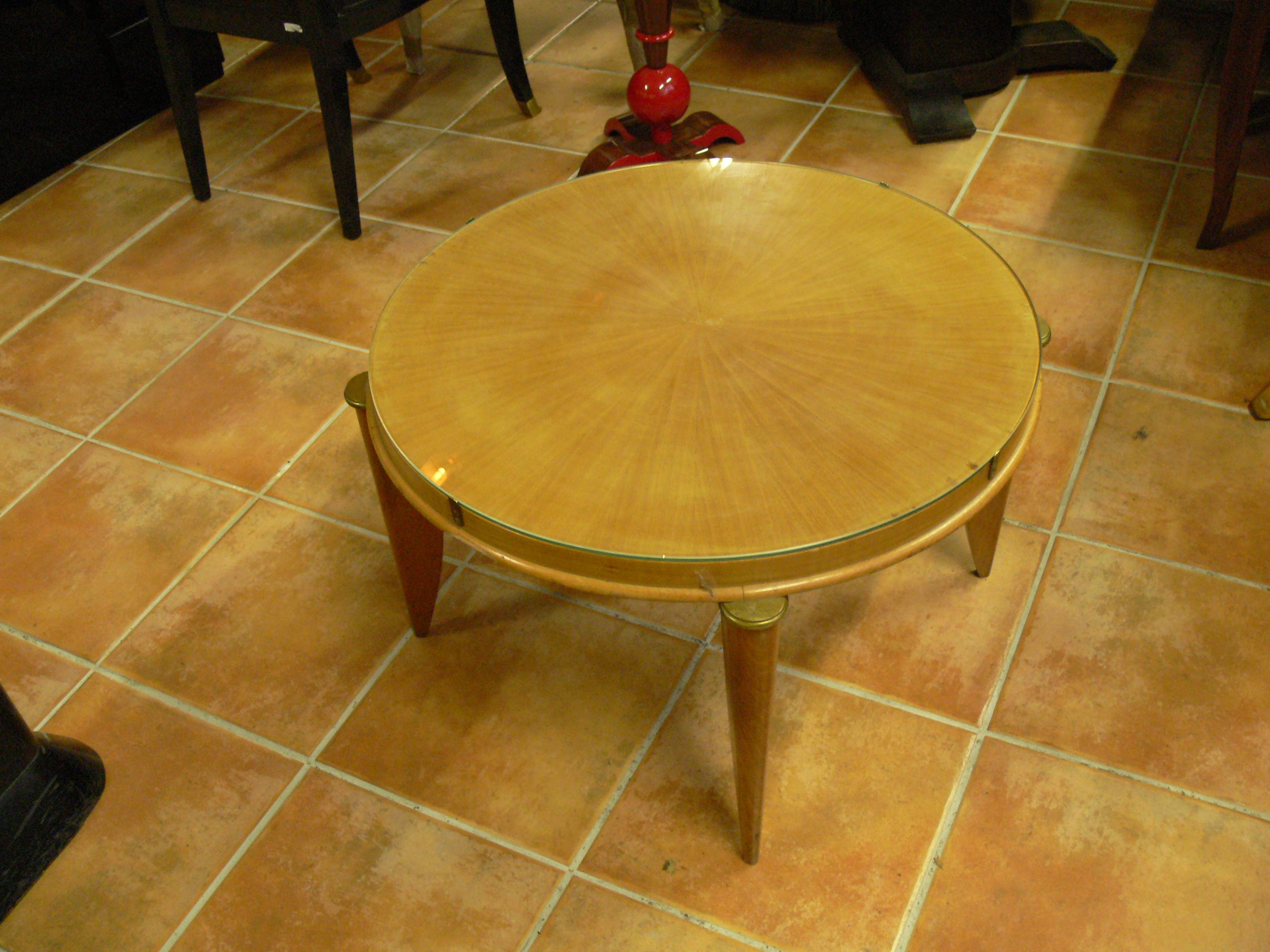 A French Forties Art Deco sycamore occasional side table by Maurice Jallot. For Sale 2
