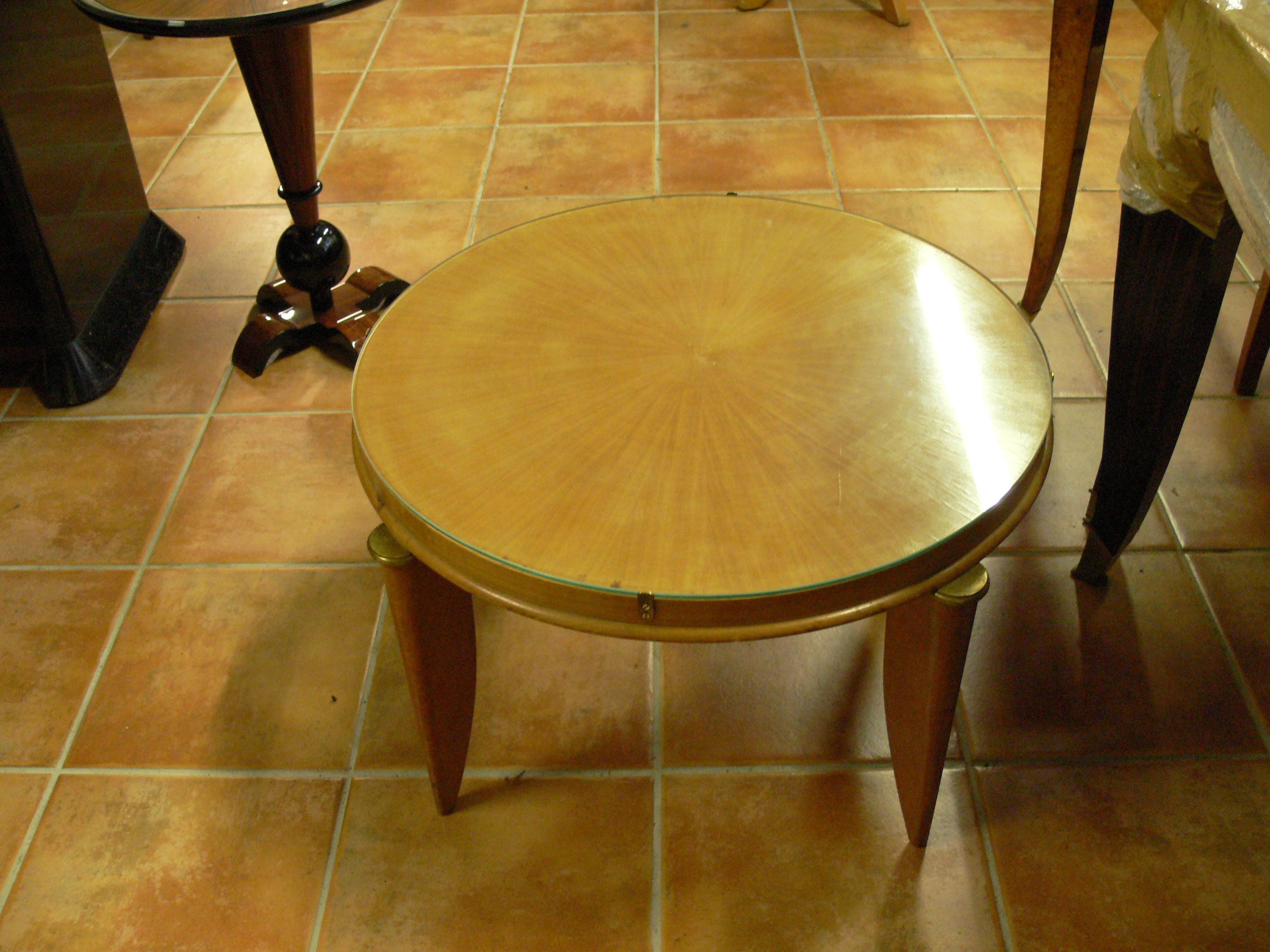 A French Forties Art Deco sycamore occasional side table by Maurice Jallot. For Sale 3