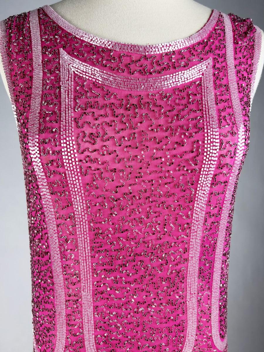 A French Fuschia Flapper dress with glass beads embroidery Circa 1925 For Sale 10