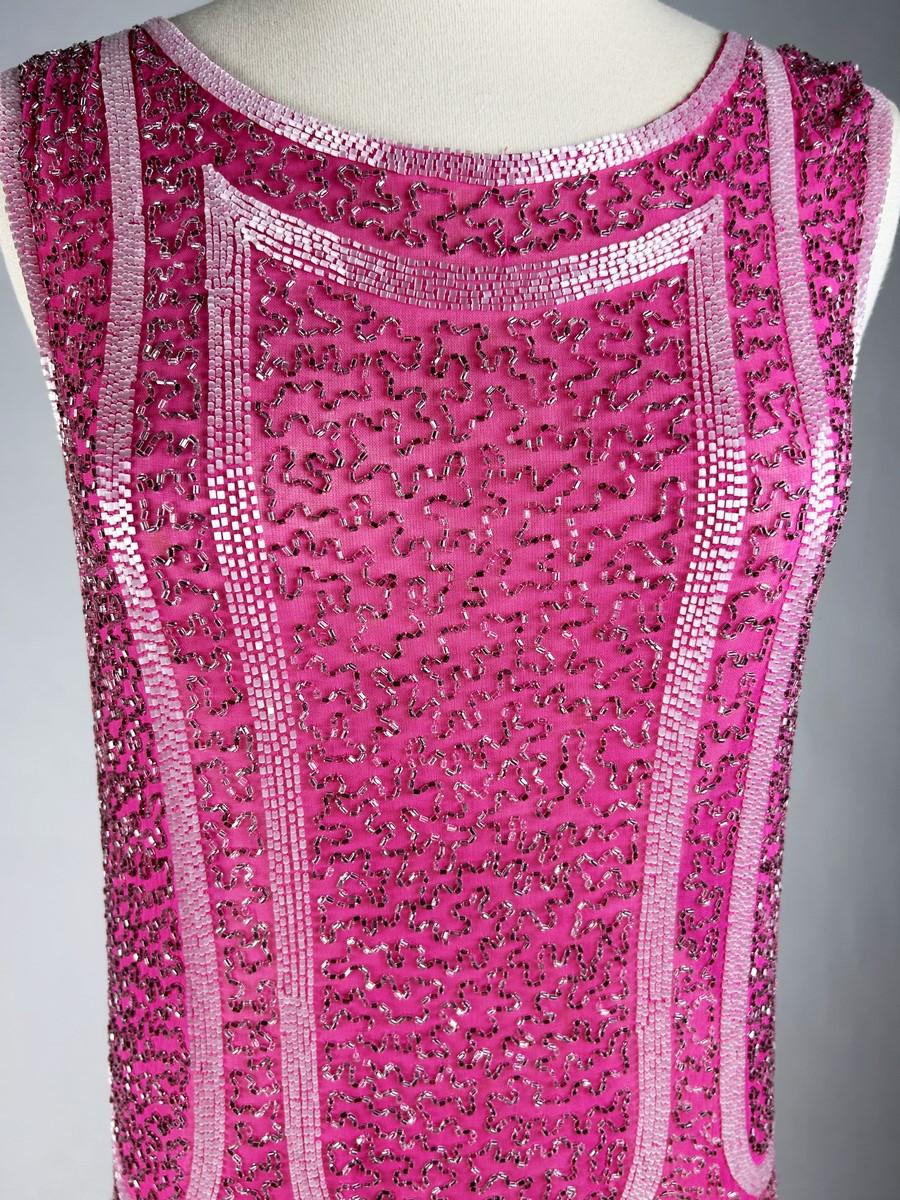 A French Fuschia Flapper dress with glass beads embroidery Circa 1925 For Sale 9