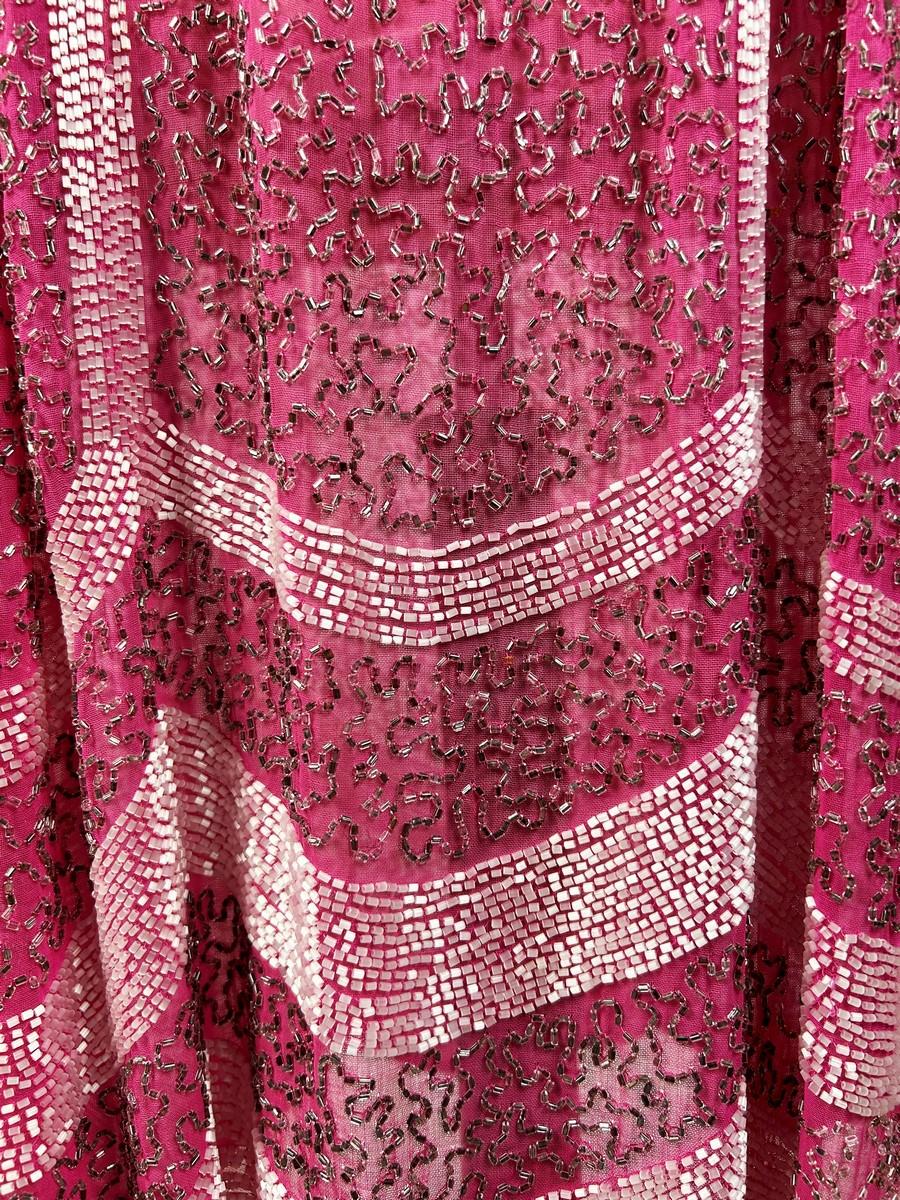 Französisches Fuschia-Flapper-Kleid mit Glasperlenstickerei, um 1925 im Angebot 2