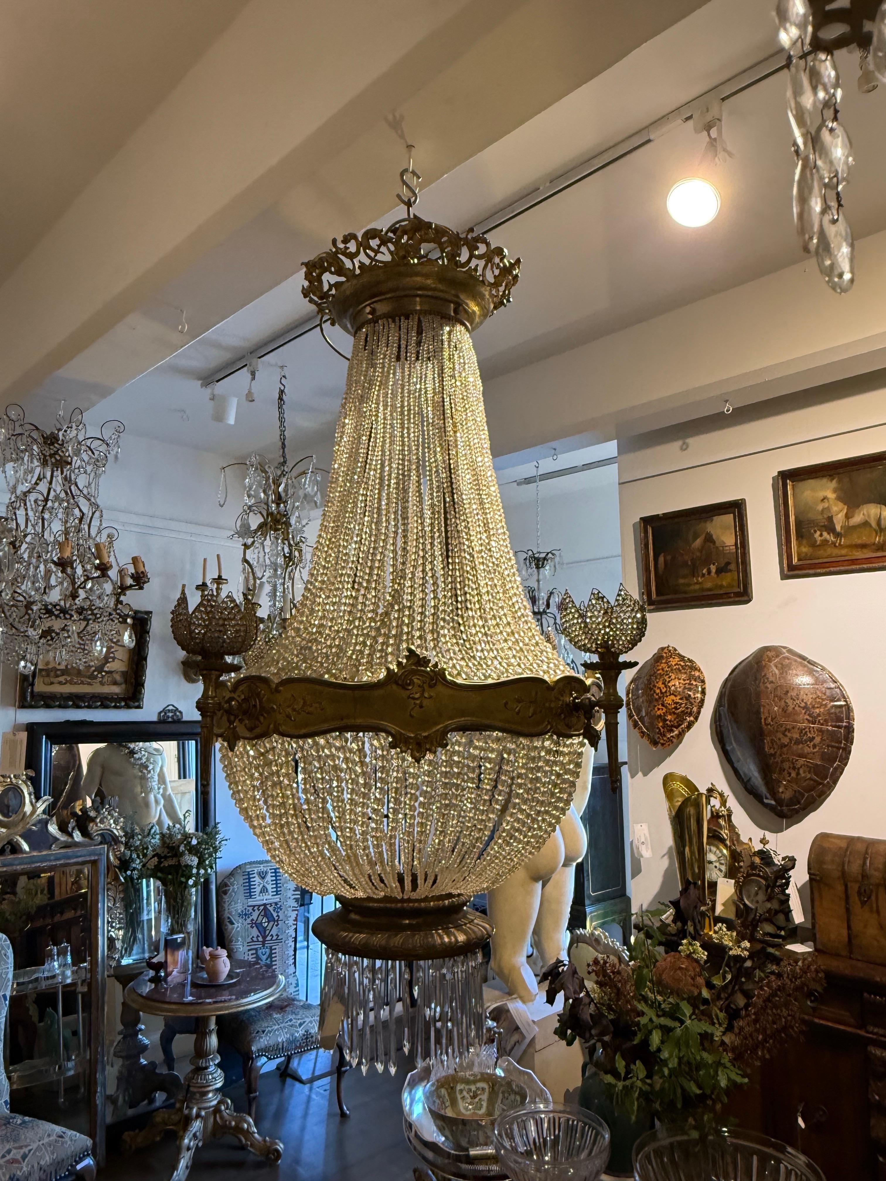 Lampadario a cestello francese in bronzo dorato e vetro, XIX secolo in vendita 2
