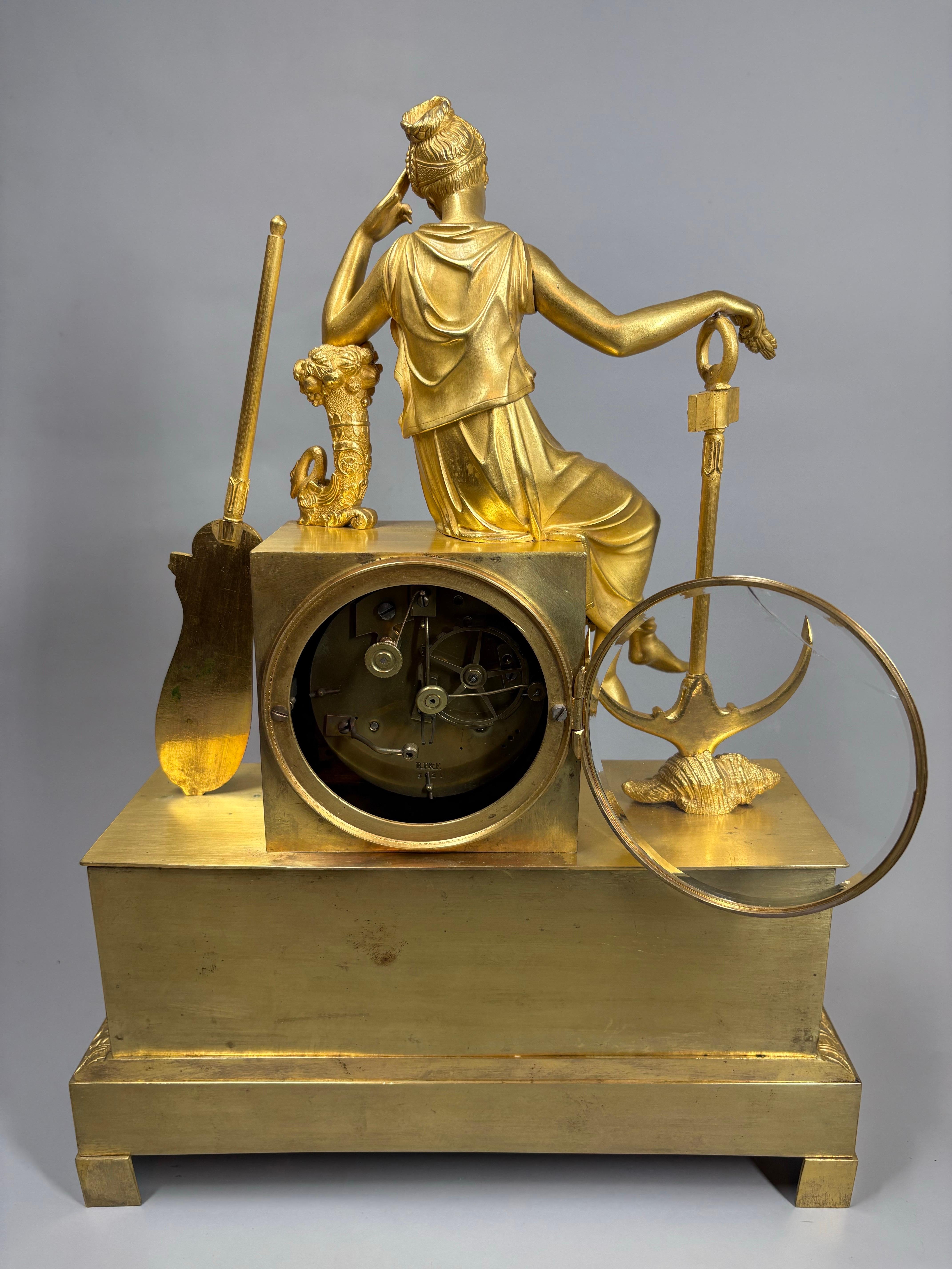 A French Gilt bronze Charles X mantel clock, circa 1825 en venta 2