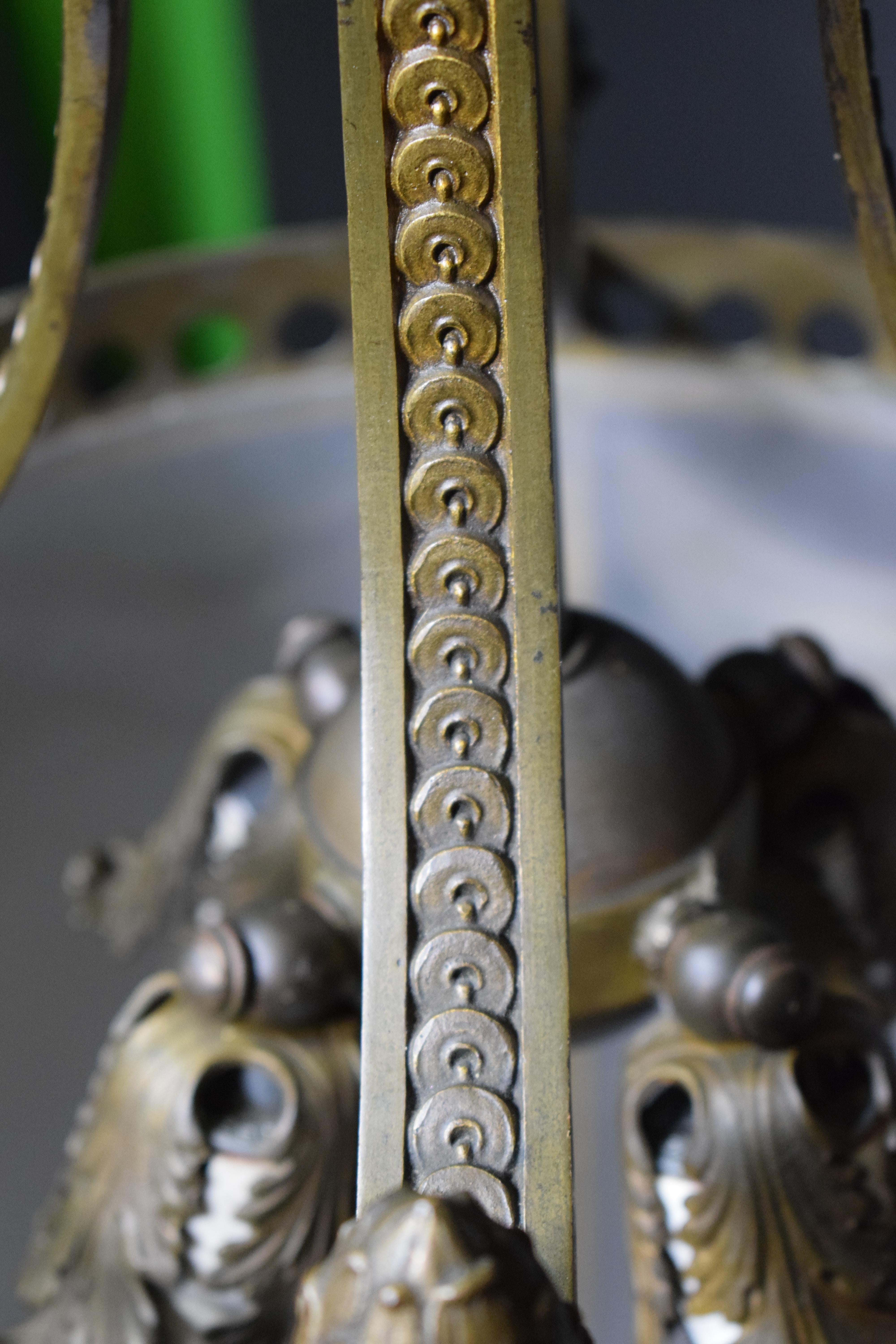 Hallenlaterne aus vergoldeter Bronze im Louis XVI-Stil, Louis XVI.-Stil im Angebot 5