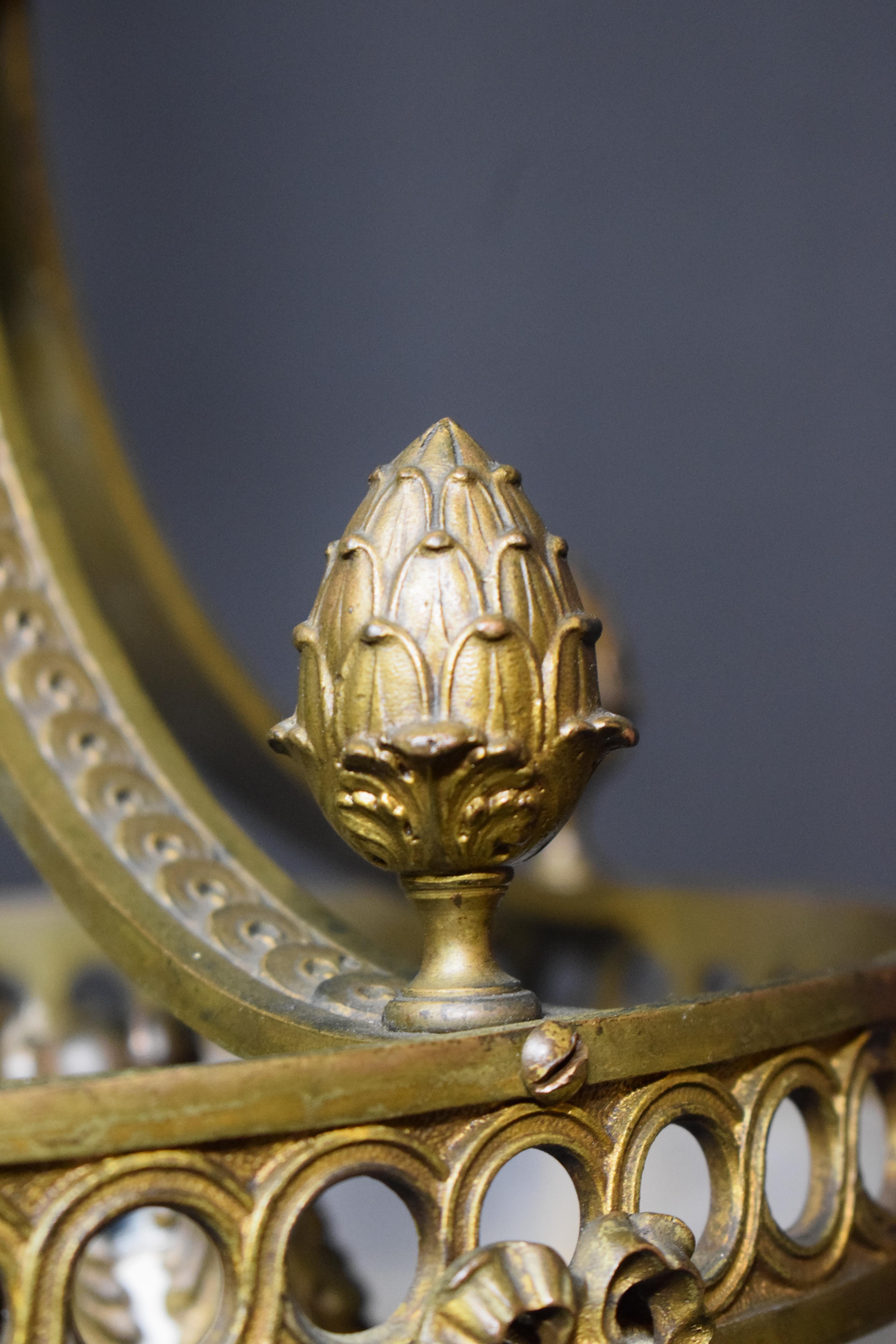 Hallenlaterne aus vergoldeter Bronze im Louis XVI-Stil, Louis XVI.-Stil (Frühes 20. Jahrhundert) im Angebot