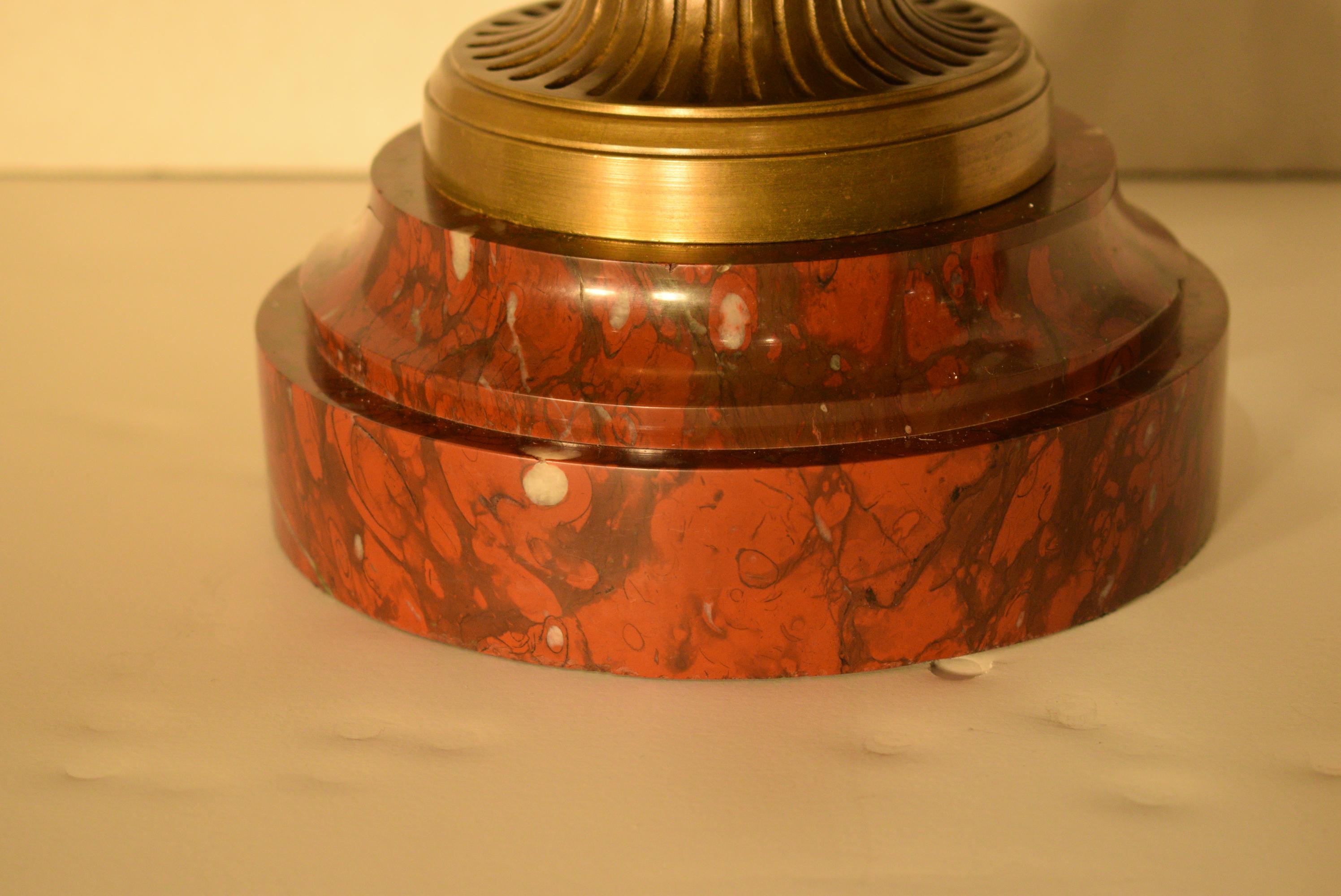 Französische vergoldete Bronze Warwick Vase im Angebot 3