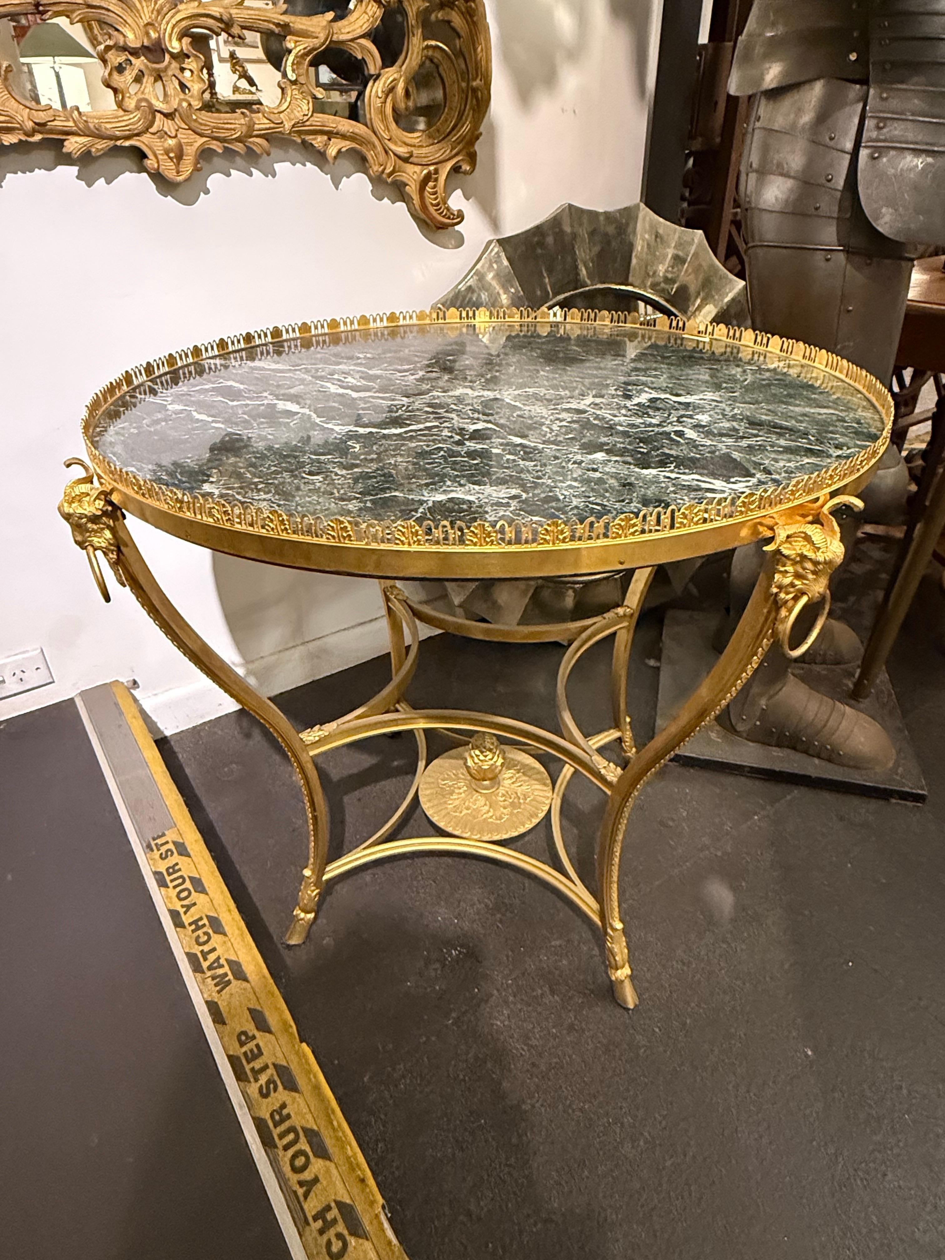 Guéridon en métal doré et marbre, 19e siècle en vente 5