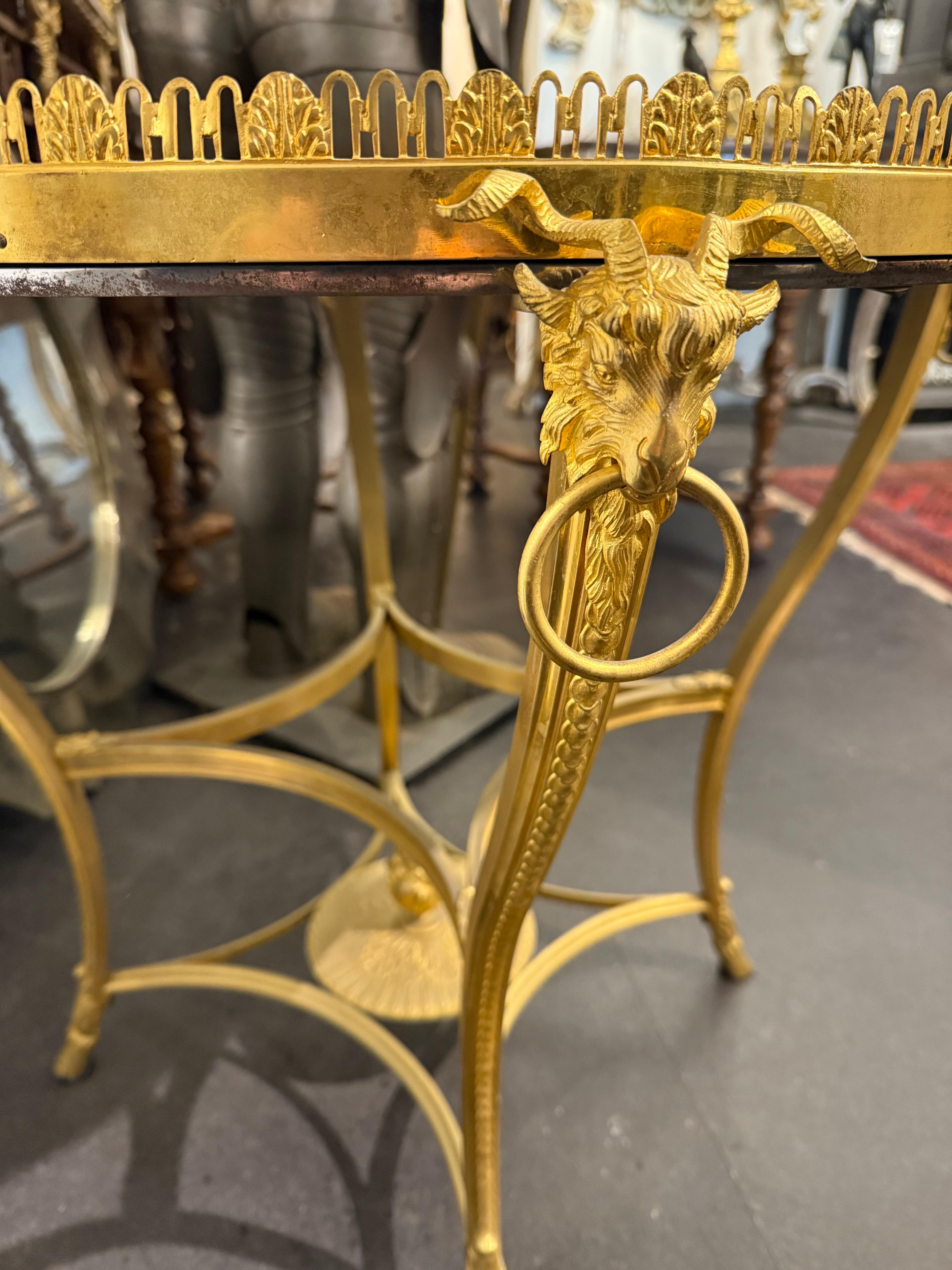 Guéridon en métal doré et marbre, 19e siècle en vente 6