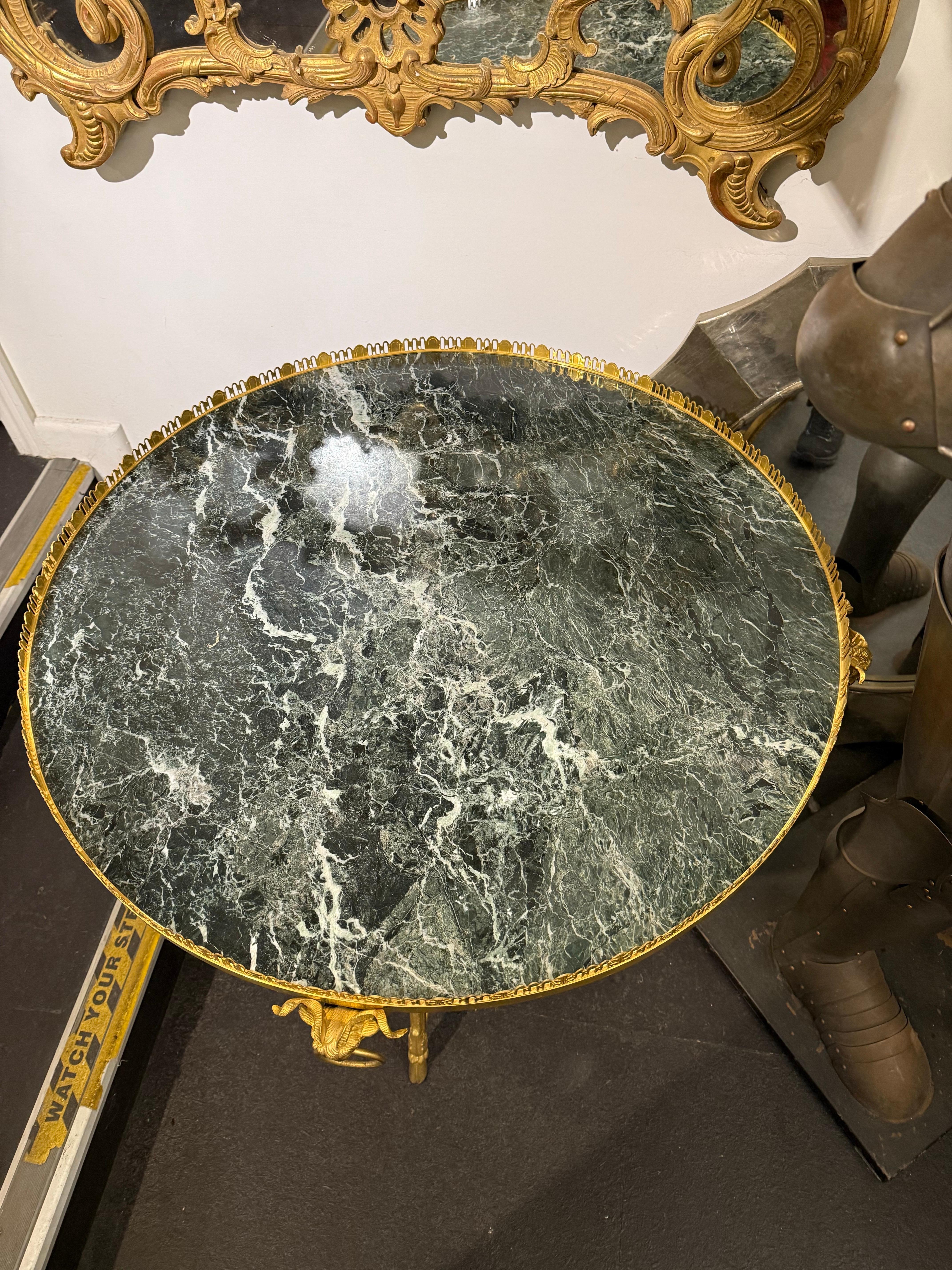Guéridon en métal doré et marbre, 19e siècle en vente 7