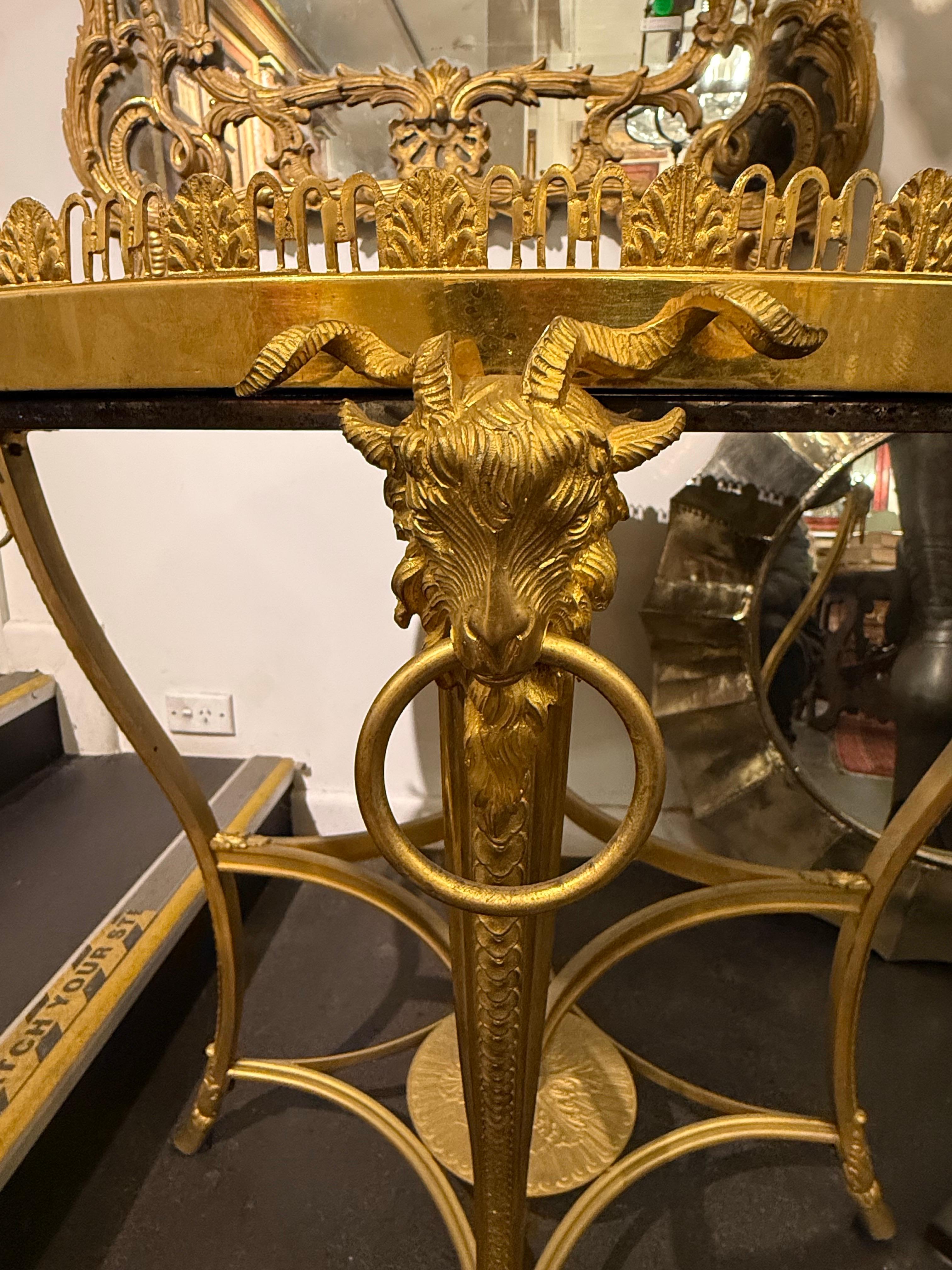 Guéridon en métal doré et marbre, 19e siècle en vente 2