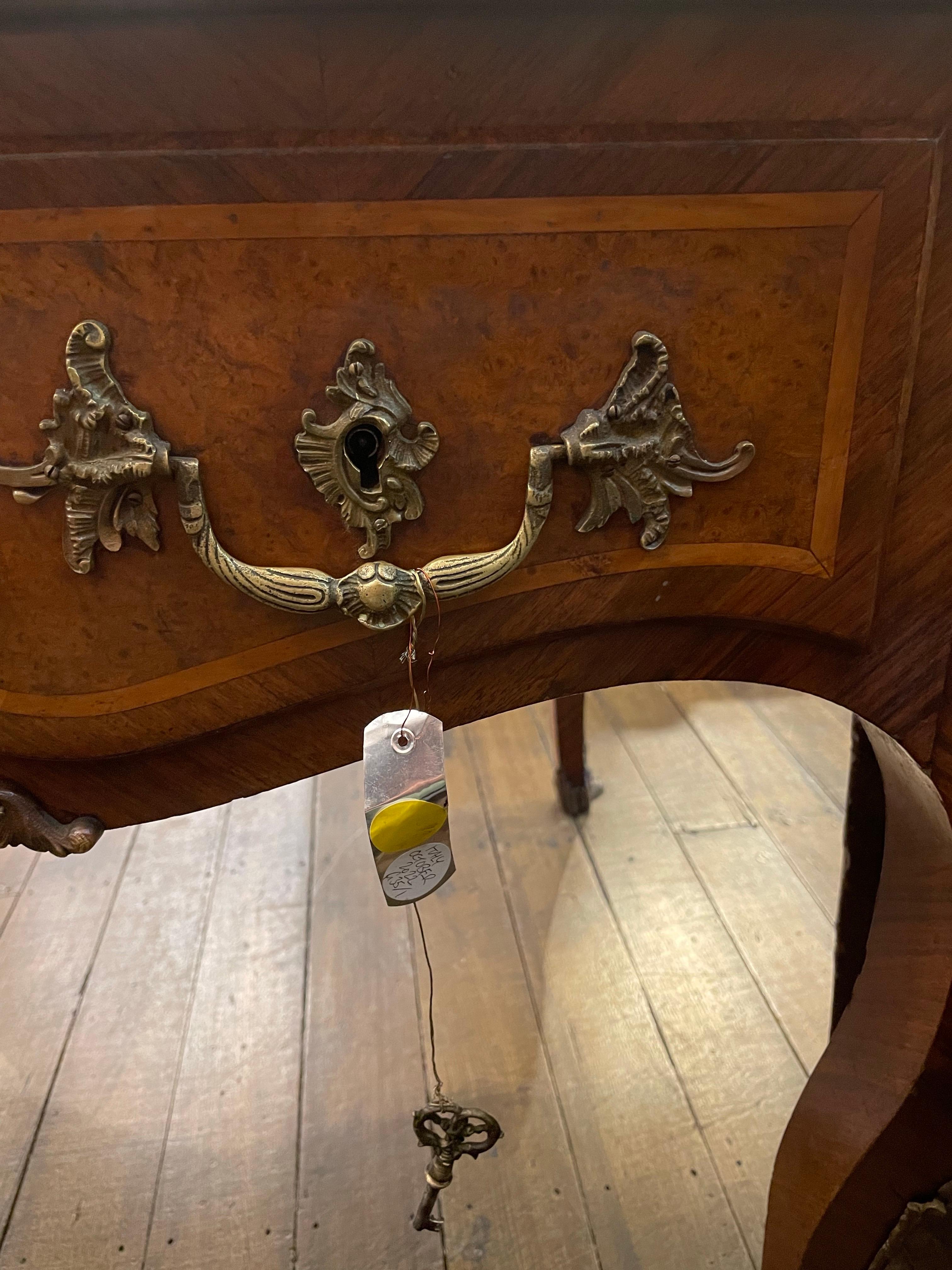 Bureauplat francese in metallo dorato, XIX secolo in vendita 4
