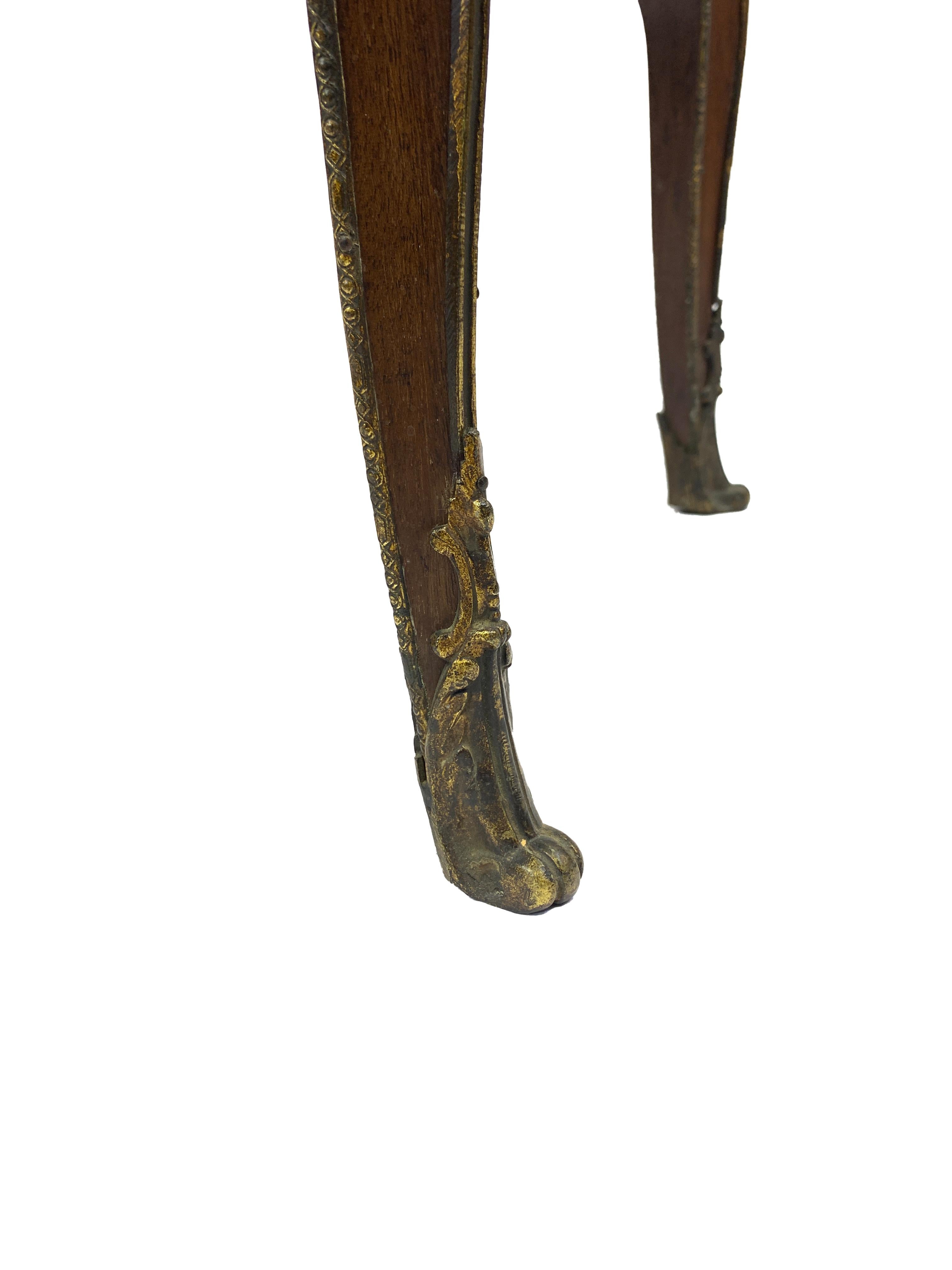 French Gilt-Metal Mounted Vitrine For Sale 3