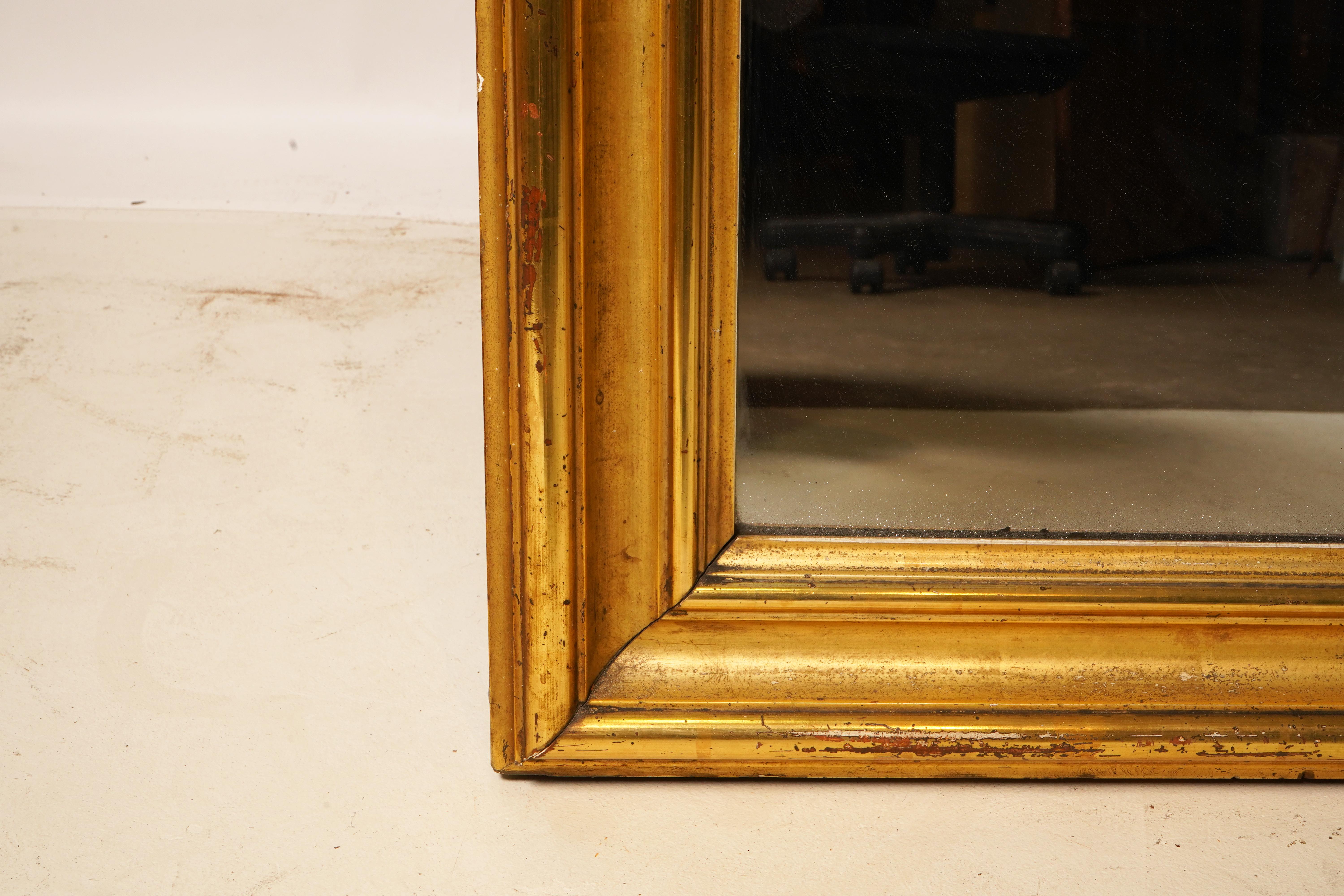 French Gold Leaf Mirror In Good Condition For Sale In Chicago, IL