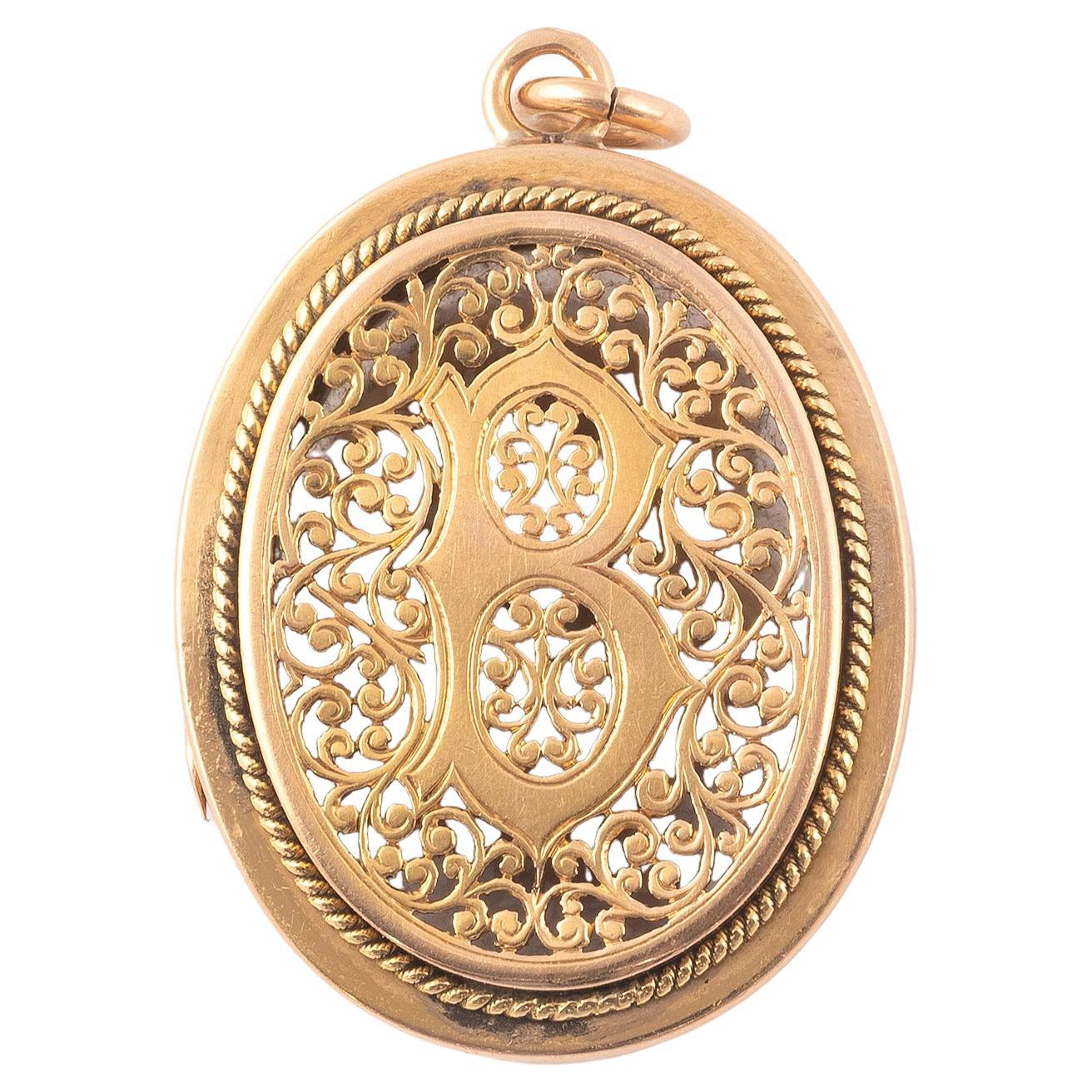 Neoclassical French Gold-Mounted Pendant Cameo Vinaigrette, Late 18th Century For Sale