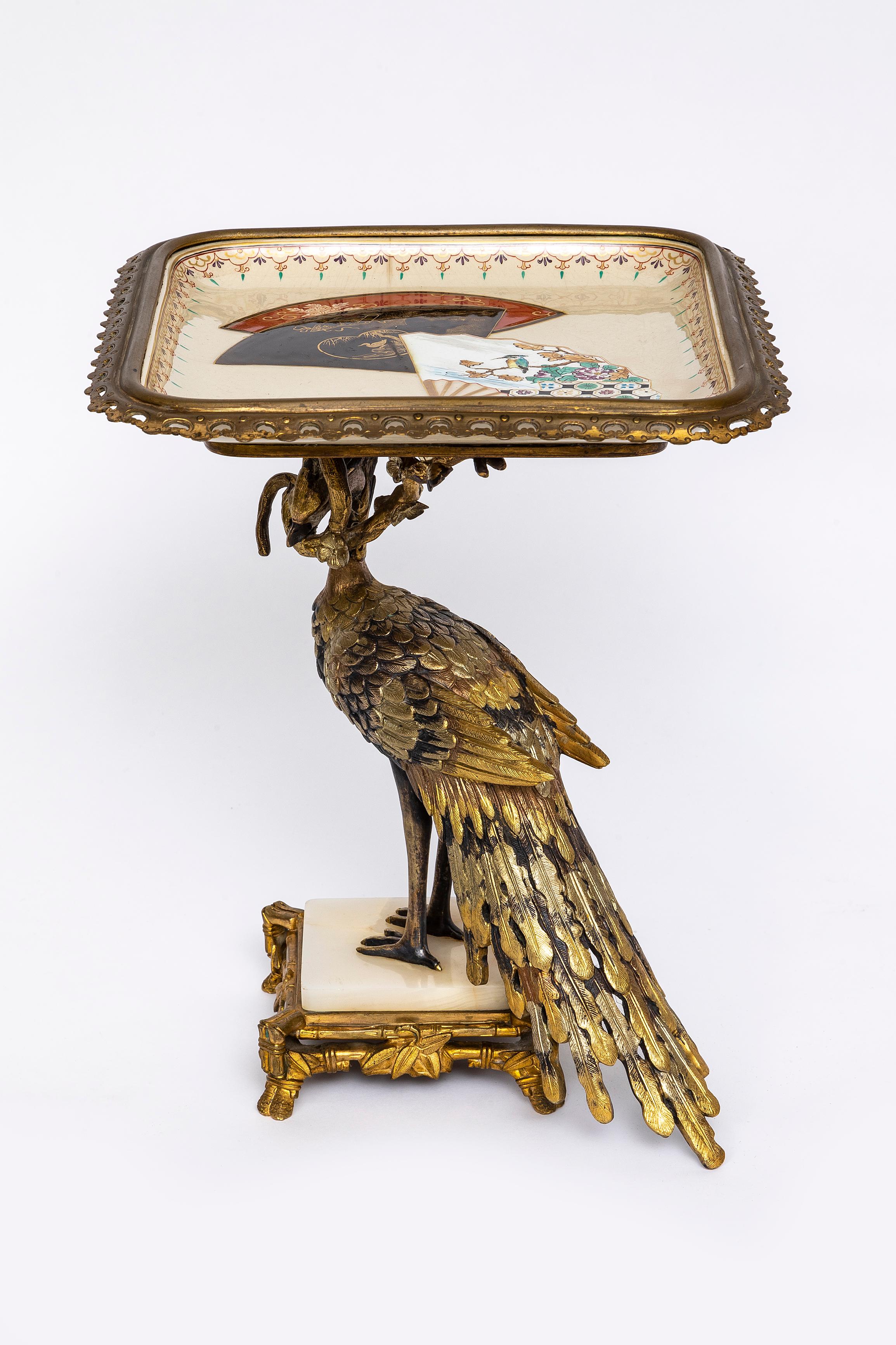 Centro de mesa/bandeja de pavo real de metal mixto orientalista del japonismo francés, por E. Cornu Francés en venta