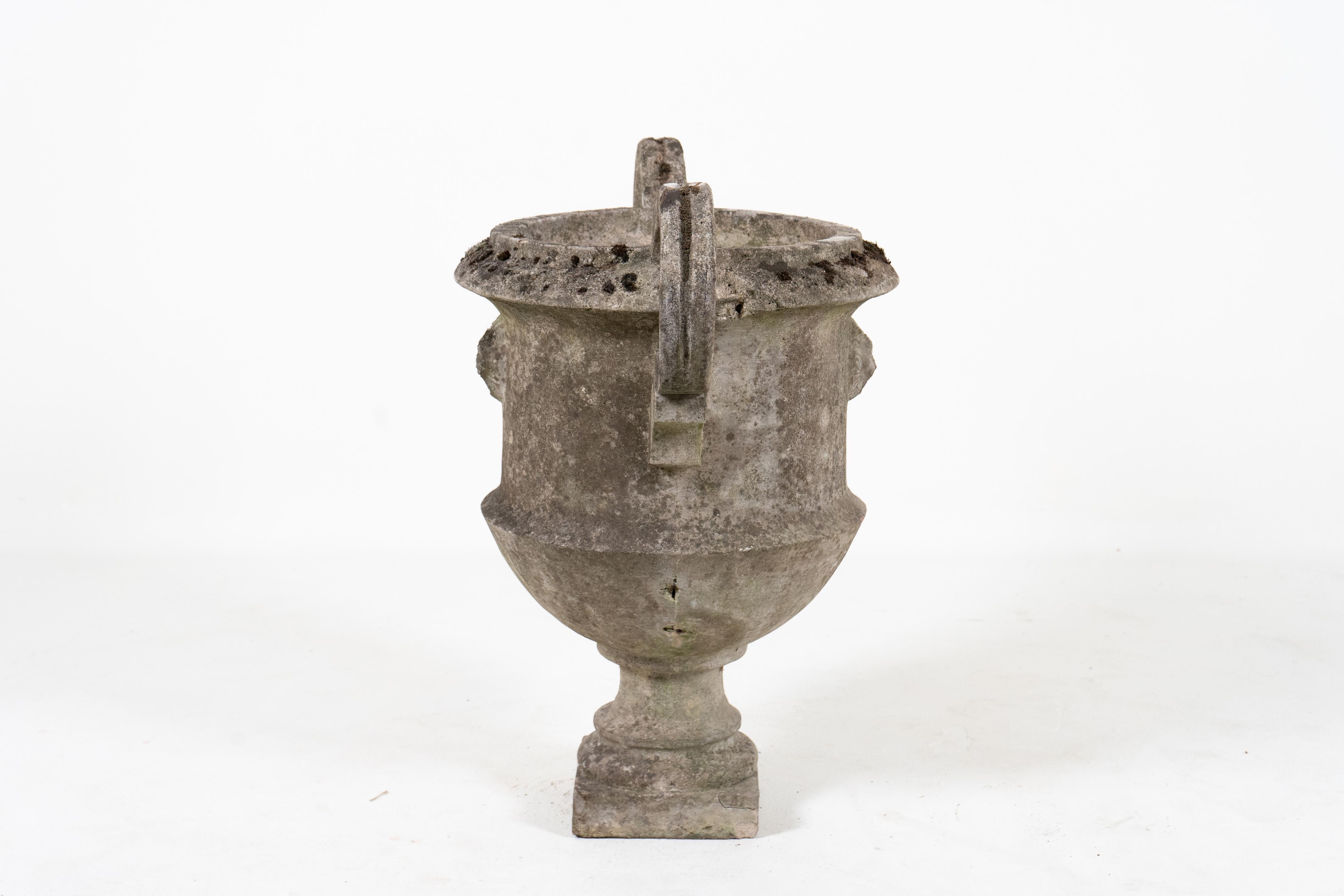 A French Jardinière With Mossy Patina, c.1900 In Good Condition For Sale In Chicago, IL