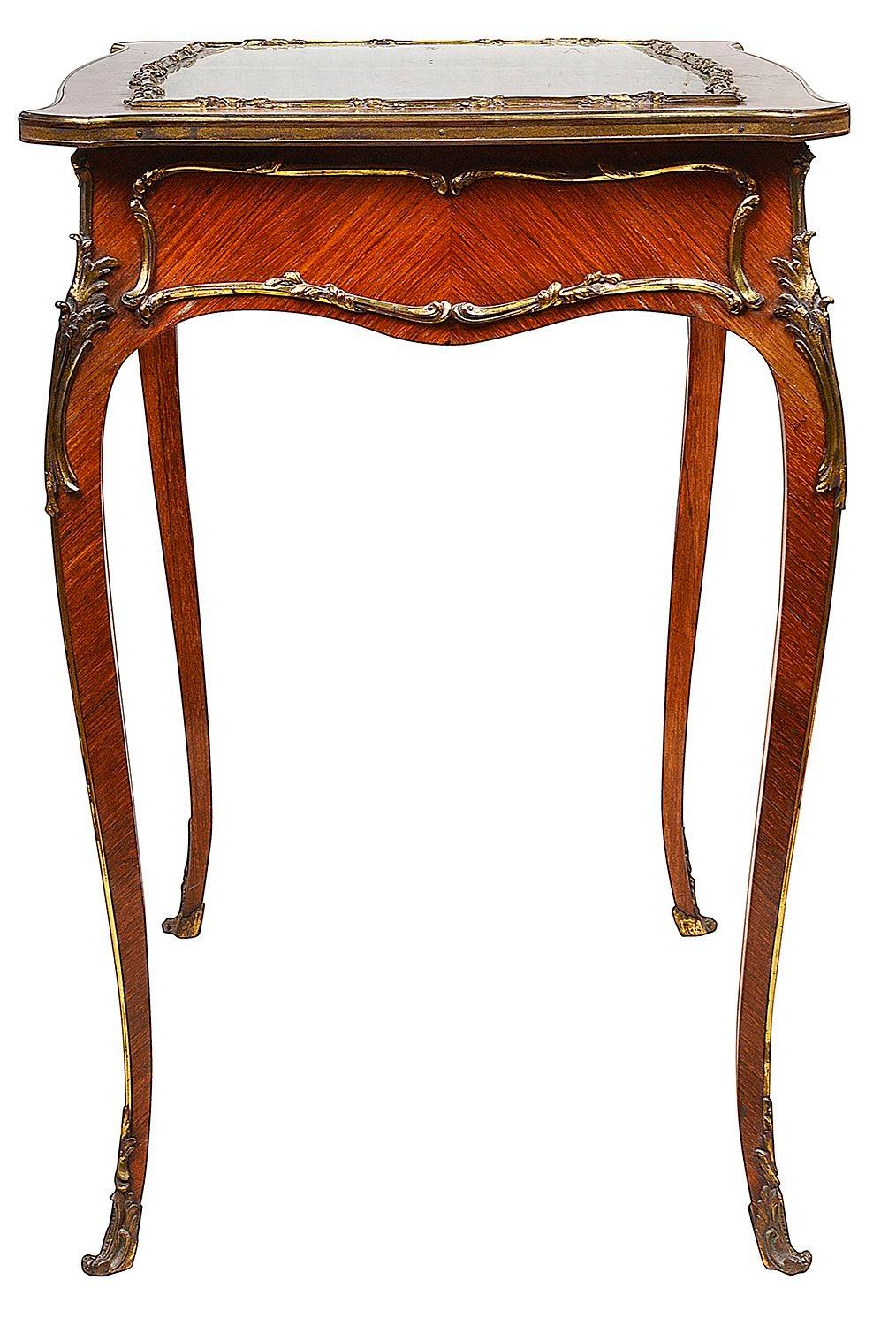 Placage Table de bijouterie française en bois de roi, 19e siècle en vente