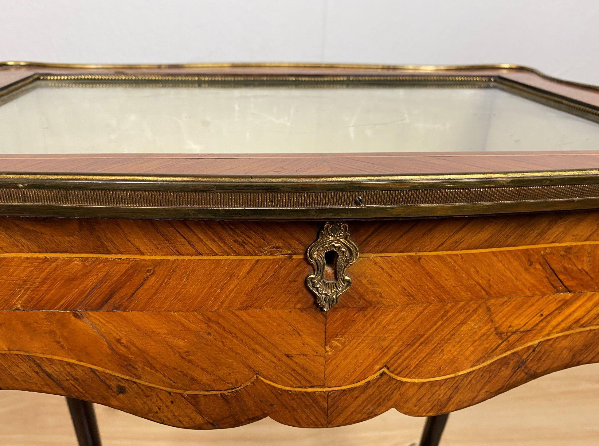 French Kingwood and Metal Mounted Bijouterie Table of Louis XV Design For Sale 5