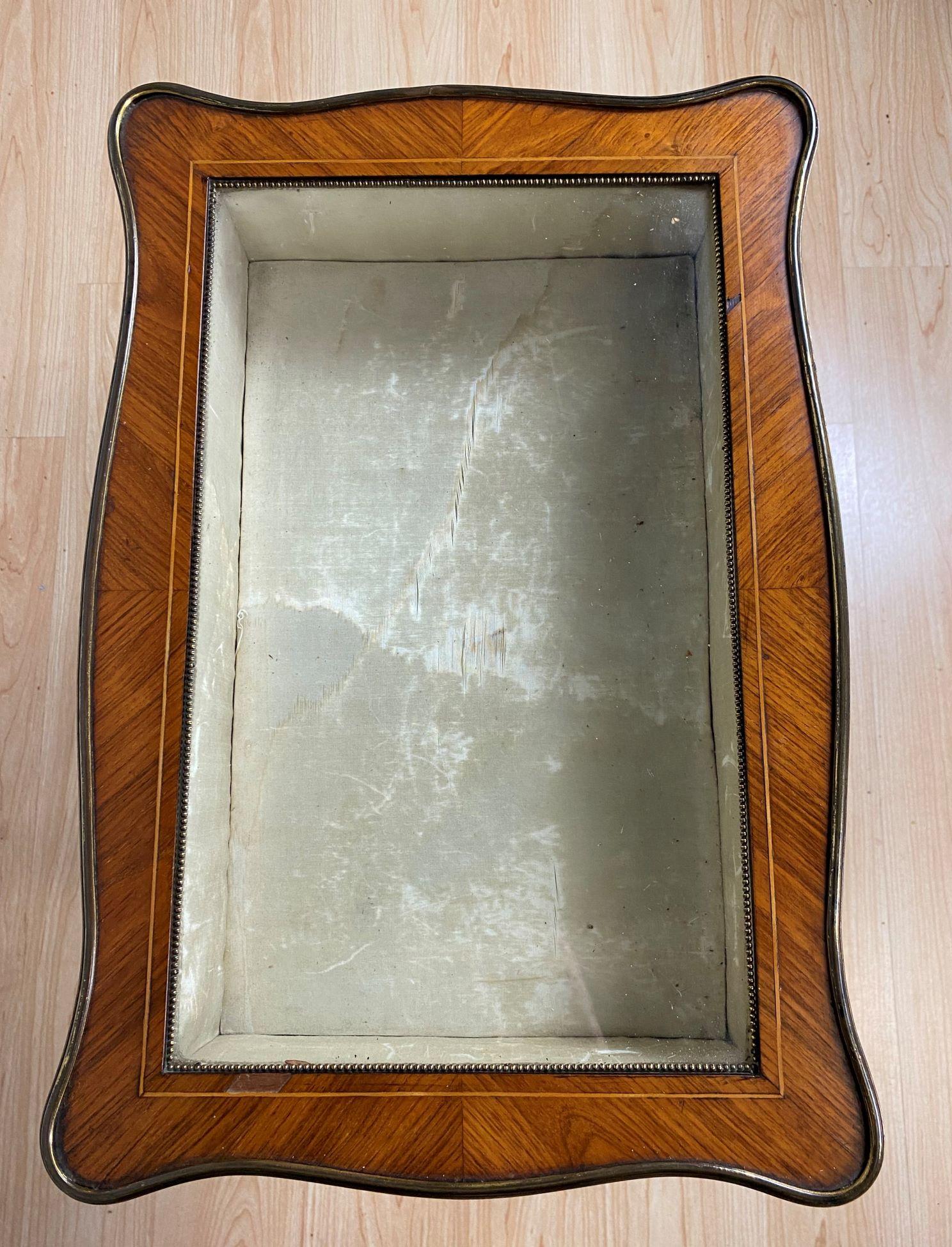 French Kingwood and Metal Mounted Bijouterie Table of Louis XV Design In Good Condition For Sale In Hemel Hempstead, Hertfordshire