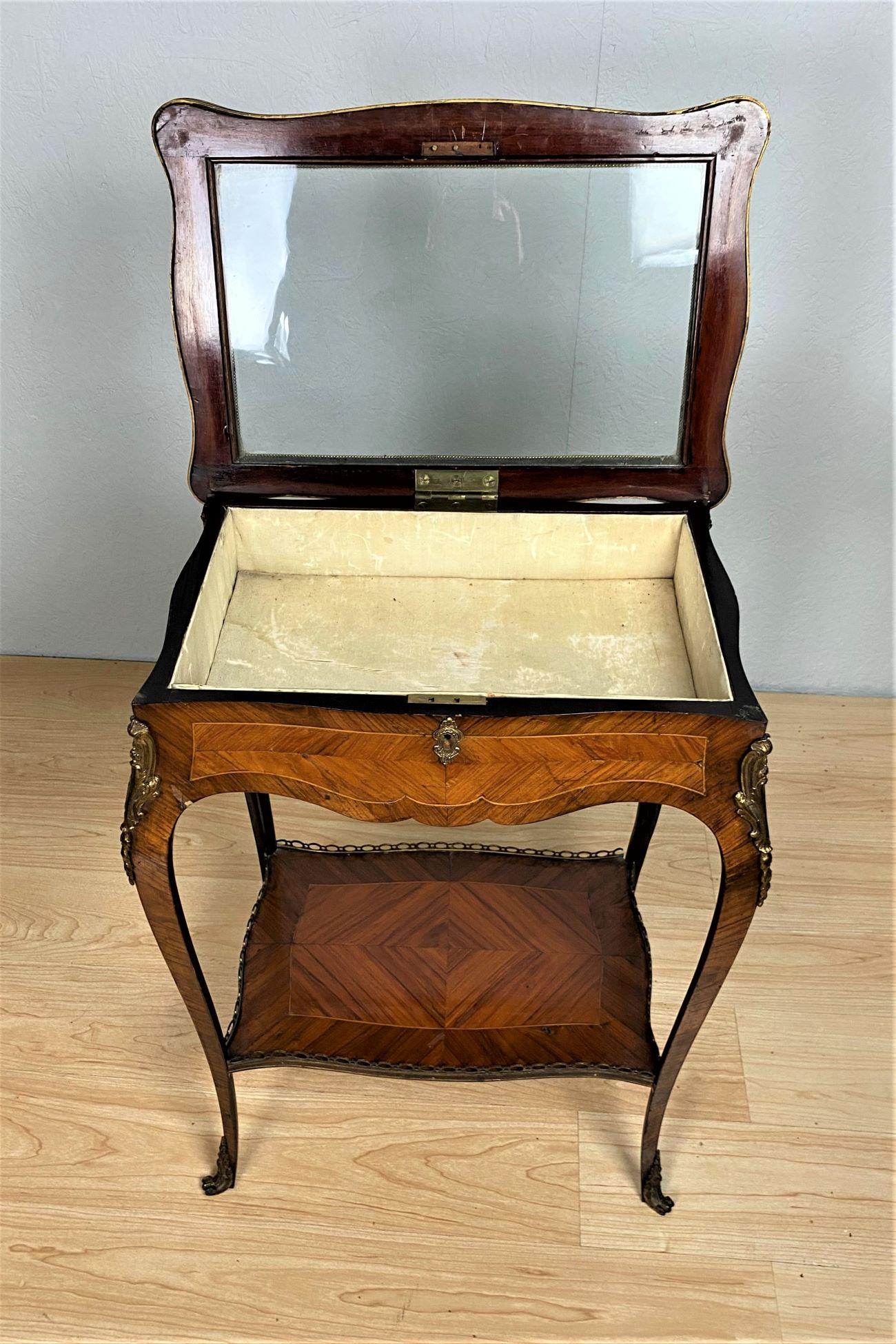 French Kingwood and Metal Mounted Bijouterie Table of Louis XV Design For Sale 3