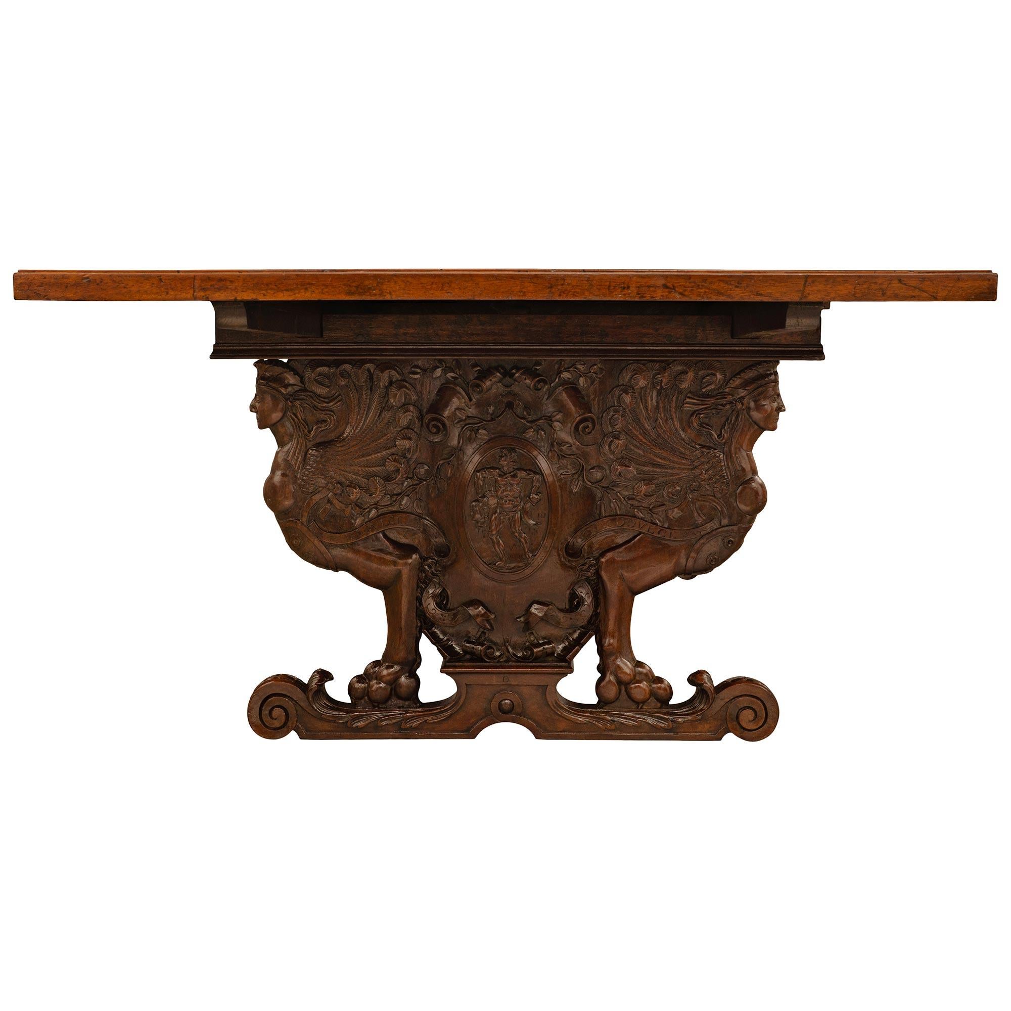 Table de salle à manger en noyer de la fin du XVIIe siècle, de style Renaissance française Bon état - En vente à West Palm Beach, FL
