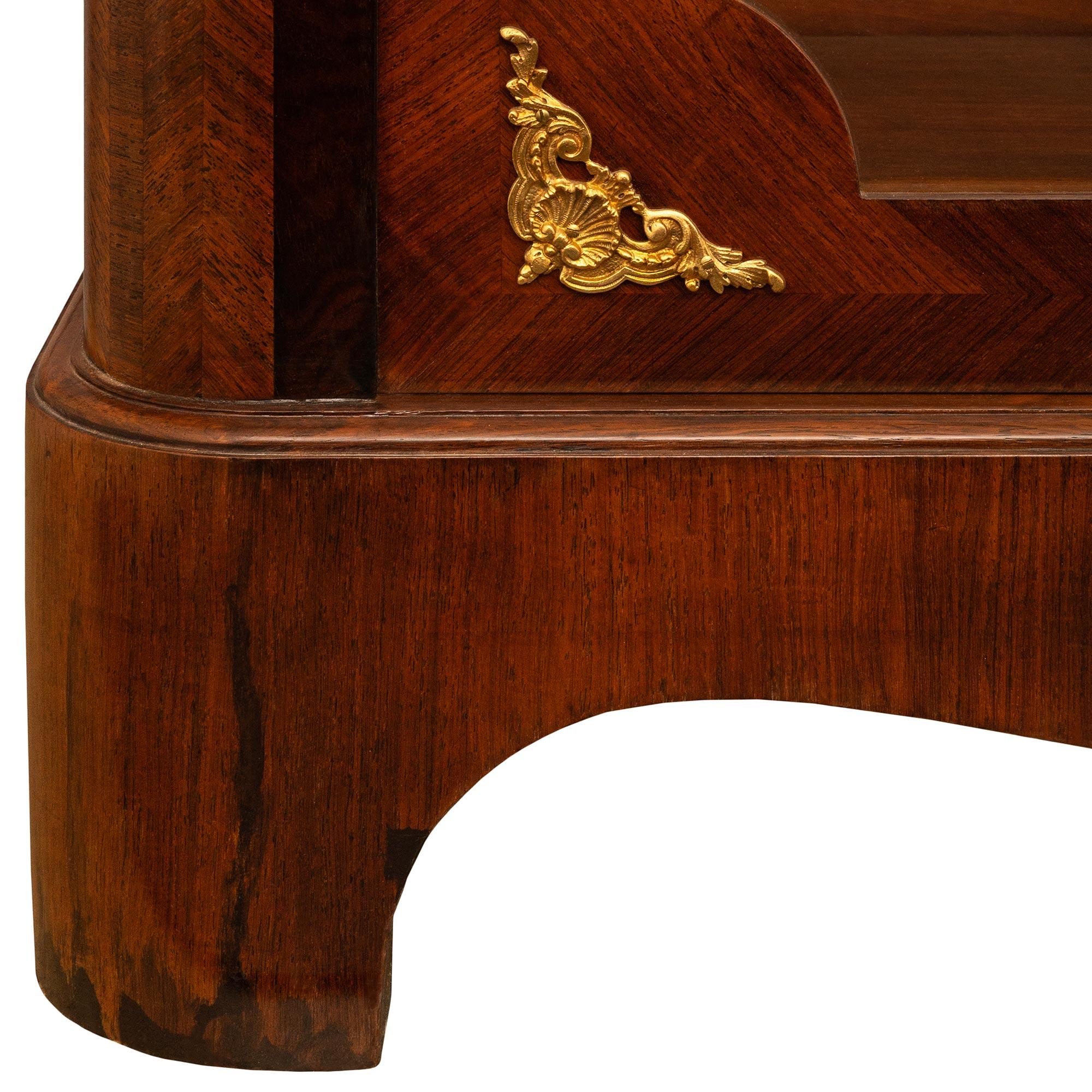 Armadietto in legno di palissandro e ormolu della fine del XIX secolo, in stile Luigi XIV. in palissandro e Ormolu in vendita 2