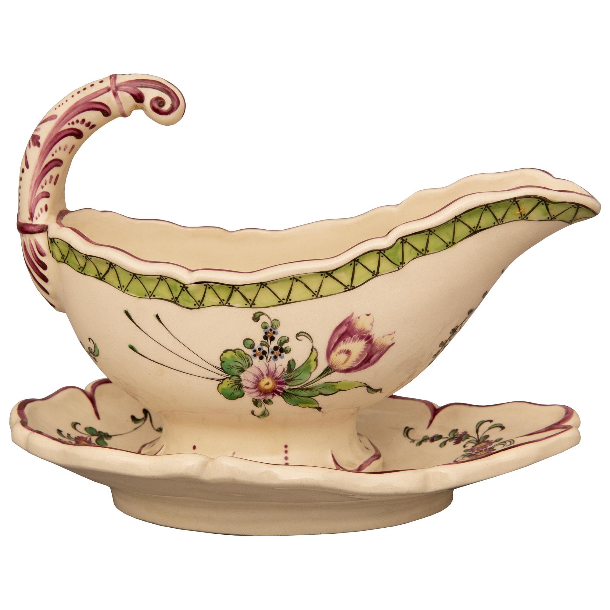 Français Service en porcelaine de Lunéville (Louis XV) de la fin du XIXe siècle en vente
