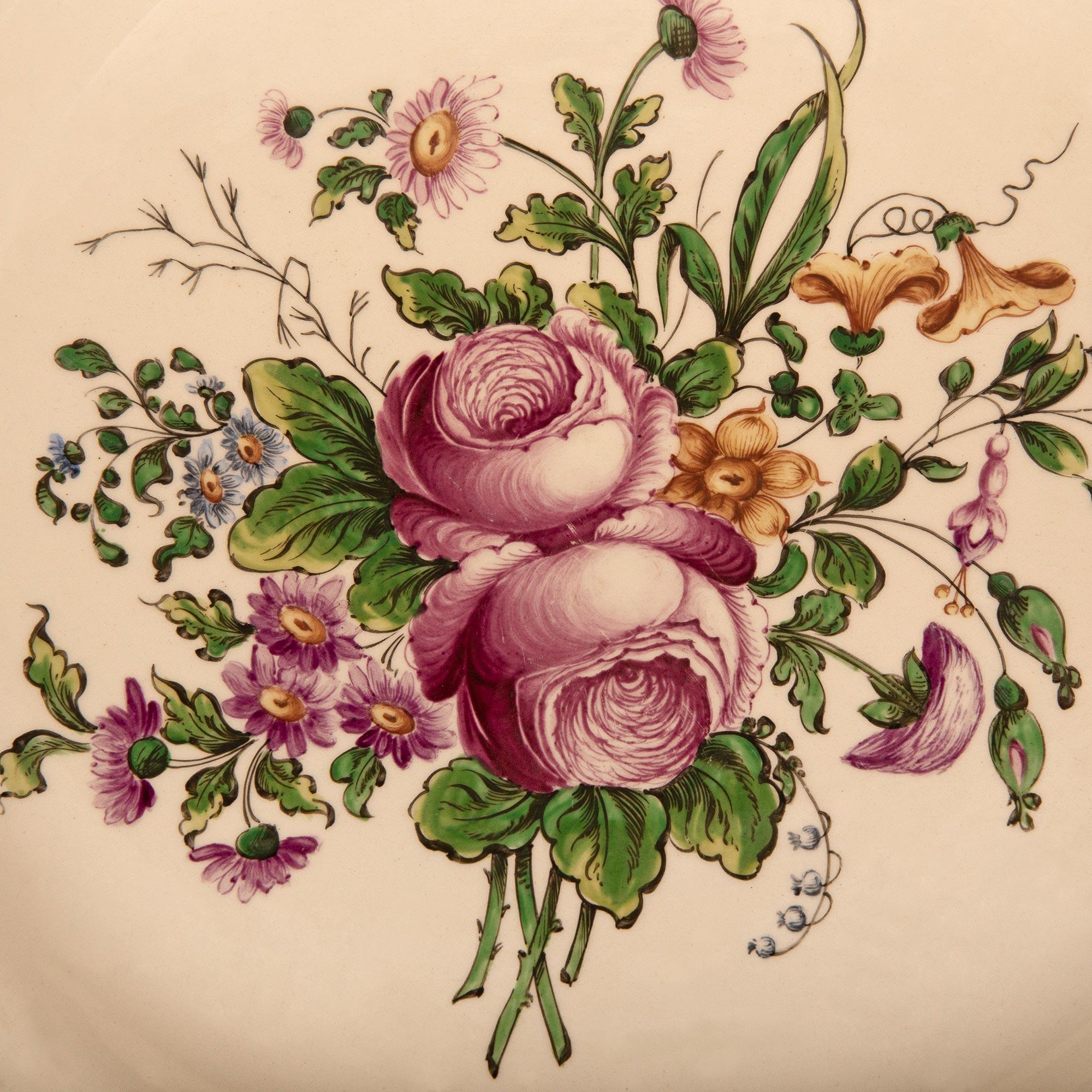 Service en porcelaine de Lunéville (Louis XV) de la fin du XIXe siècle en vente 3