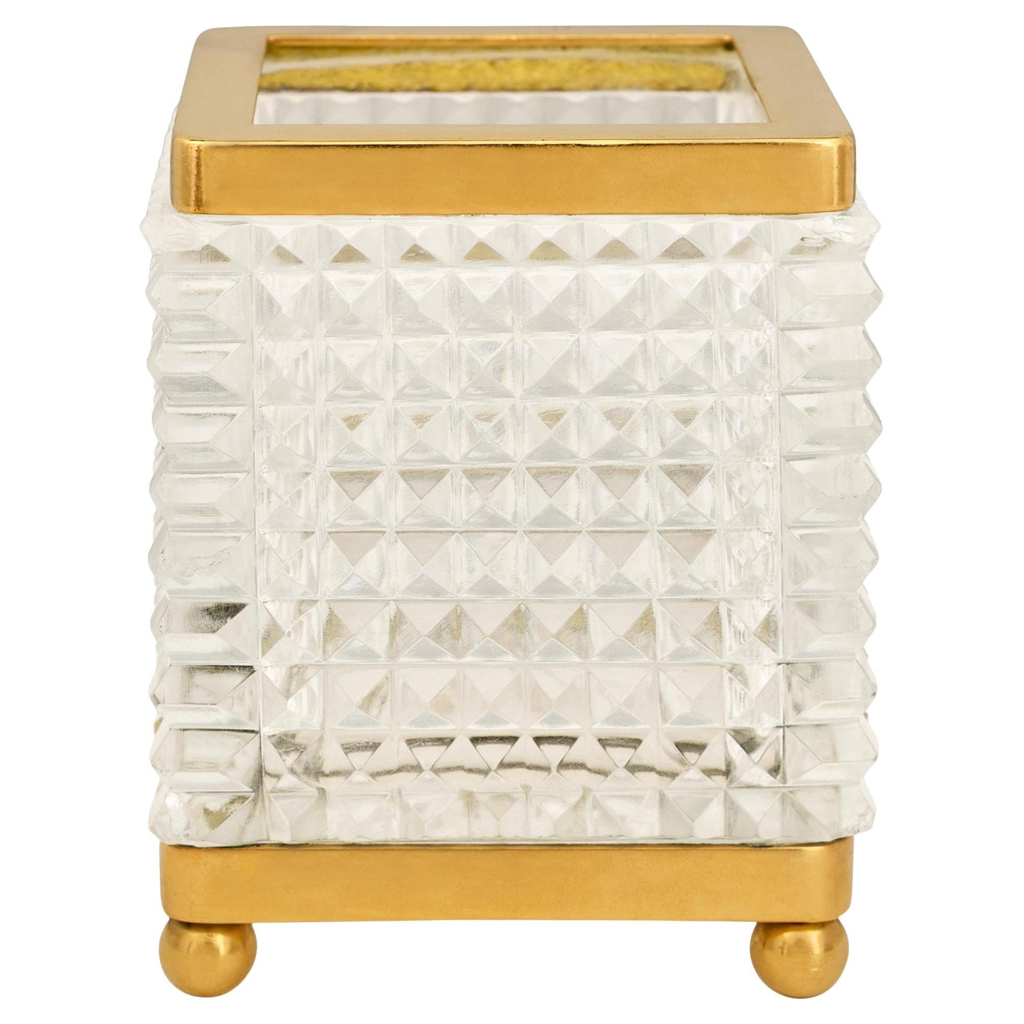 Caja francesa de finales del siglo XIX de cristal y ormolu de estilo Luis XVI en venta
