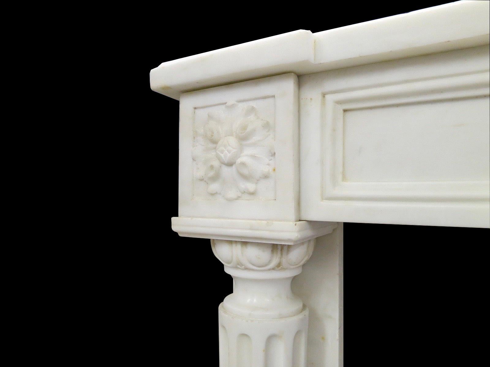 French Late 19th Century White Marble Fireplace Mantel In Good Condition For Sale In London, GB