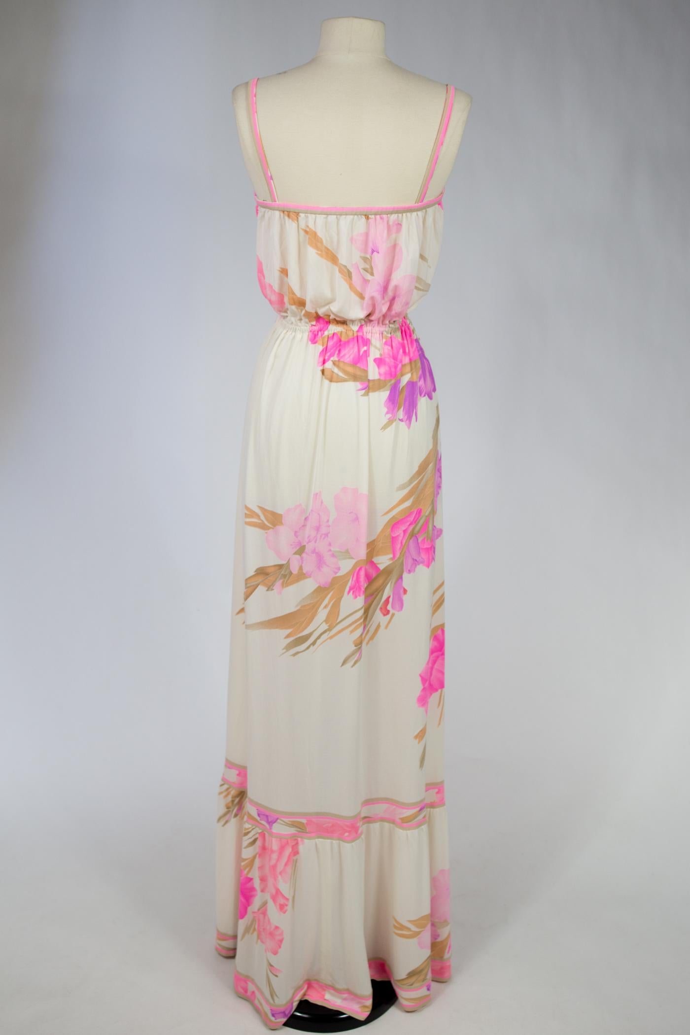 A French Leonard Summer Dress in Printed Silk Jersey Circa 2000 In Good Condition In Toulon, FR