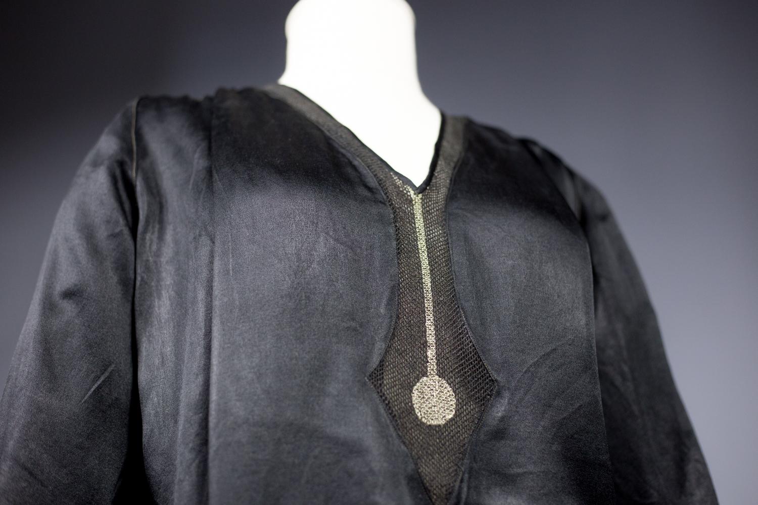 A French Little black Couture Dress in embroidered Duchesse satin Circa 1920 For Sale 6