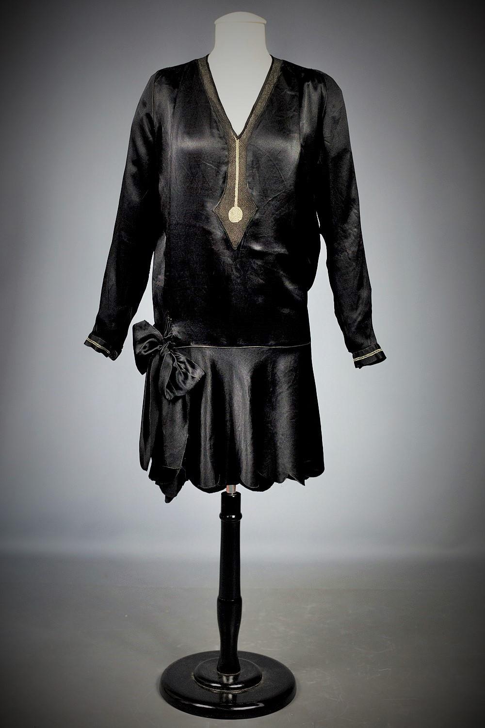 Black A French Little black Couture Dress in embroidered Duchesse satin Circa 1920 For Sale