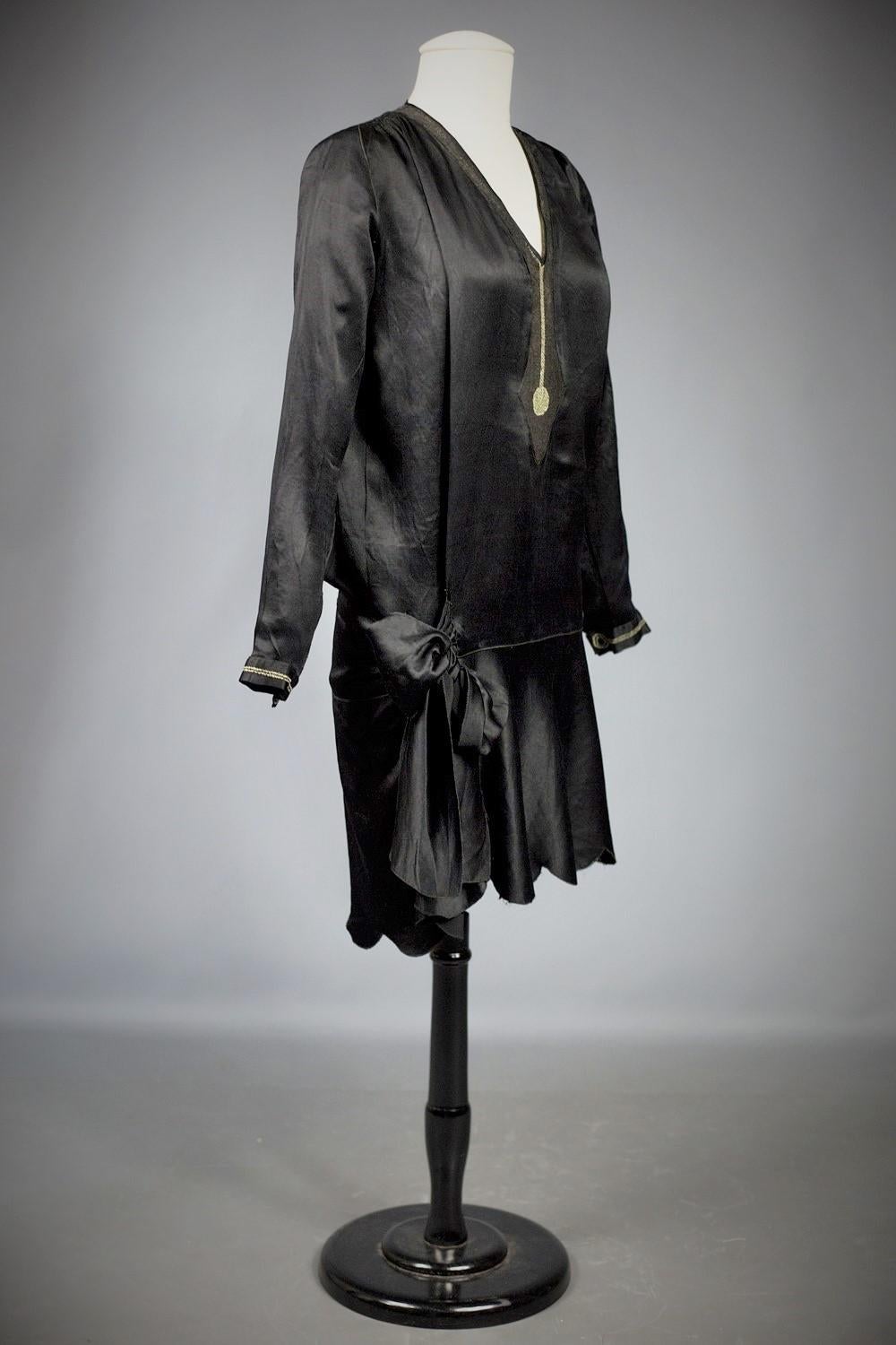 A French Little black Couture Dress in embroidered Duchesse satin Circa 1920 For Sale 2