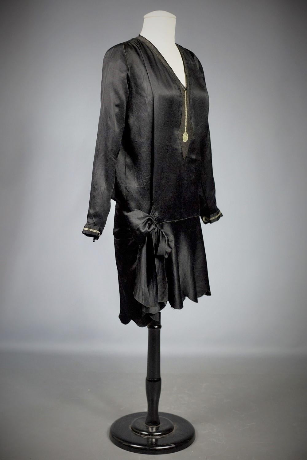 A French Little black Couture Dress in embroidered Duchesse satin Circa 1920 For Sale 3