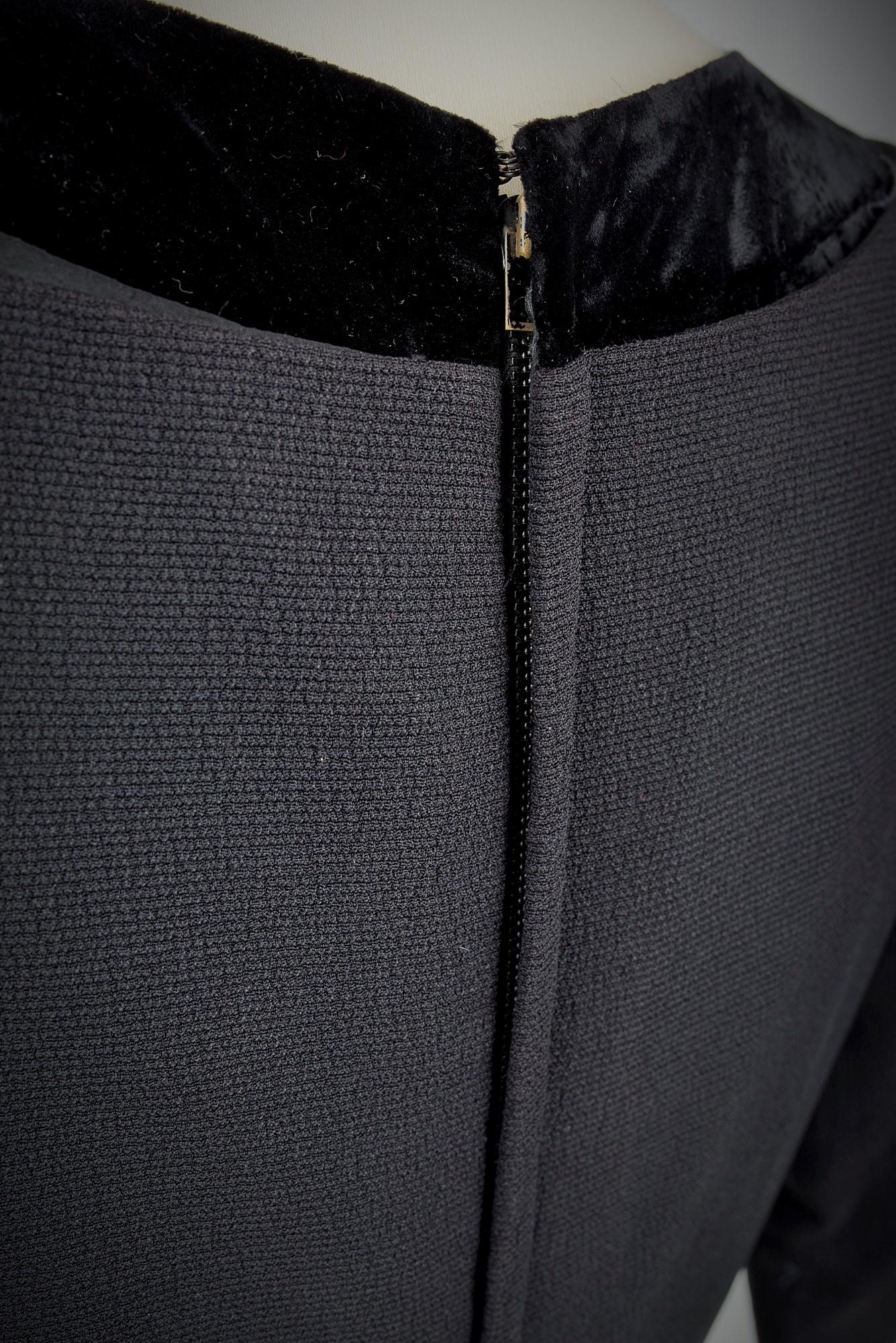 Petite robe noire et boléro de Nina Ricci Circa 1955 en vente 14