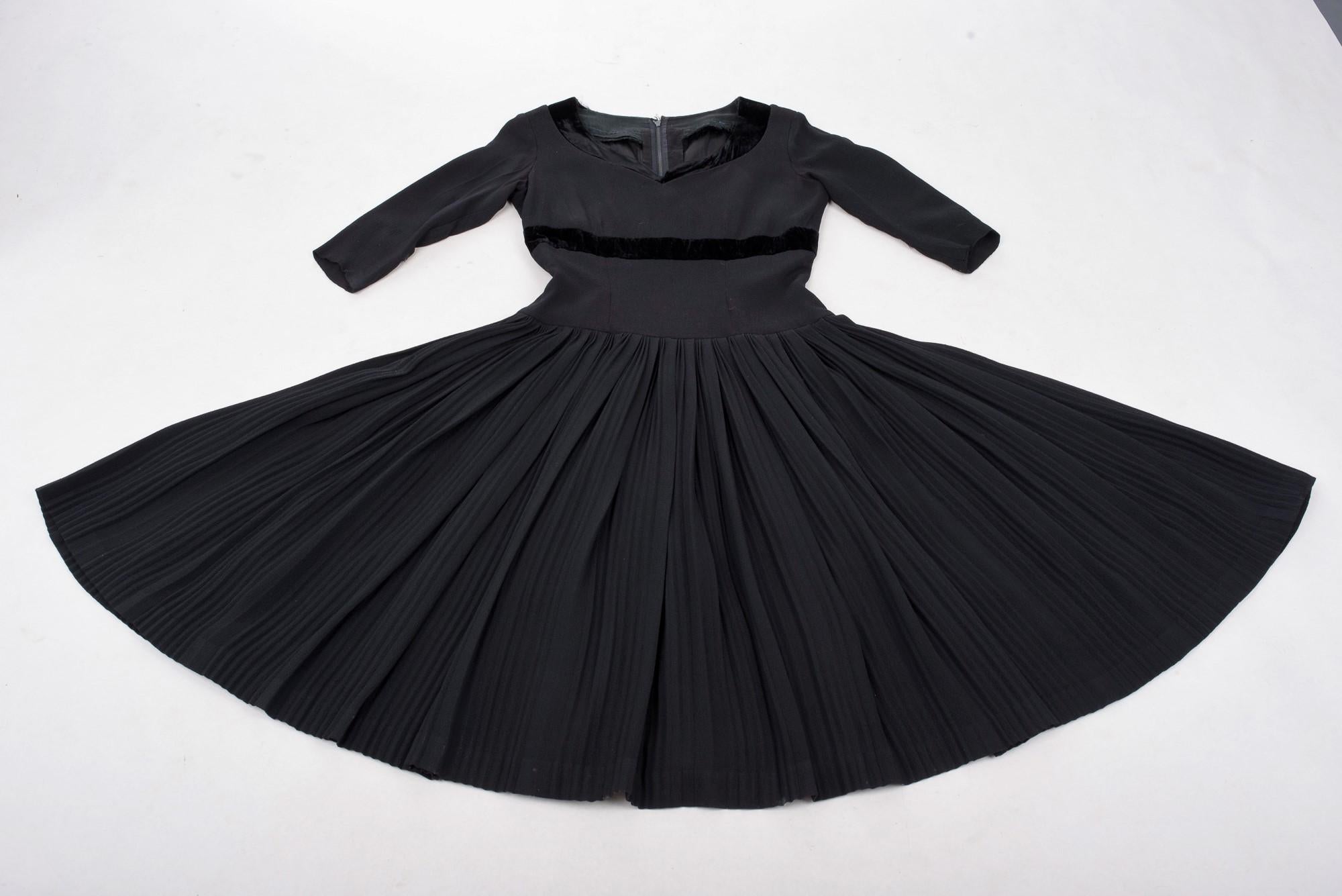 Französisches kleines schwarzes Kleid und Bolero von Nina Ricci, um 1955 Damen im Angebot